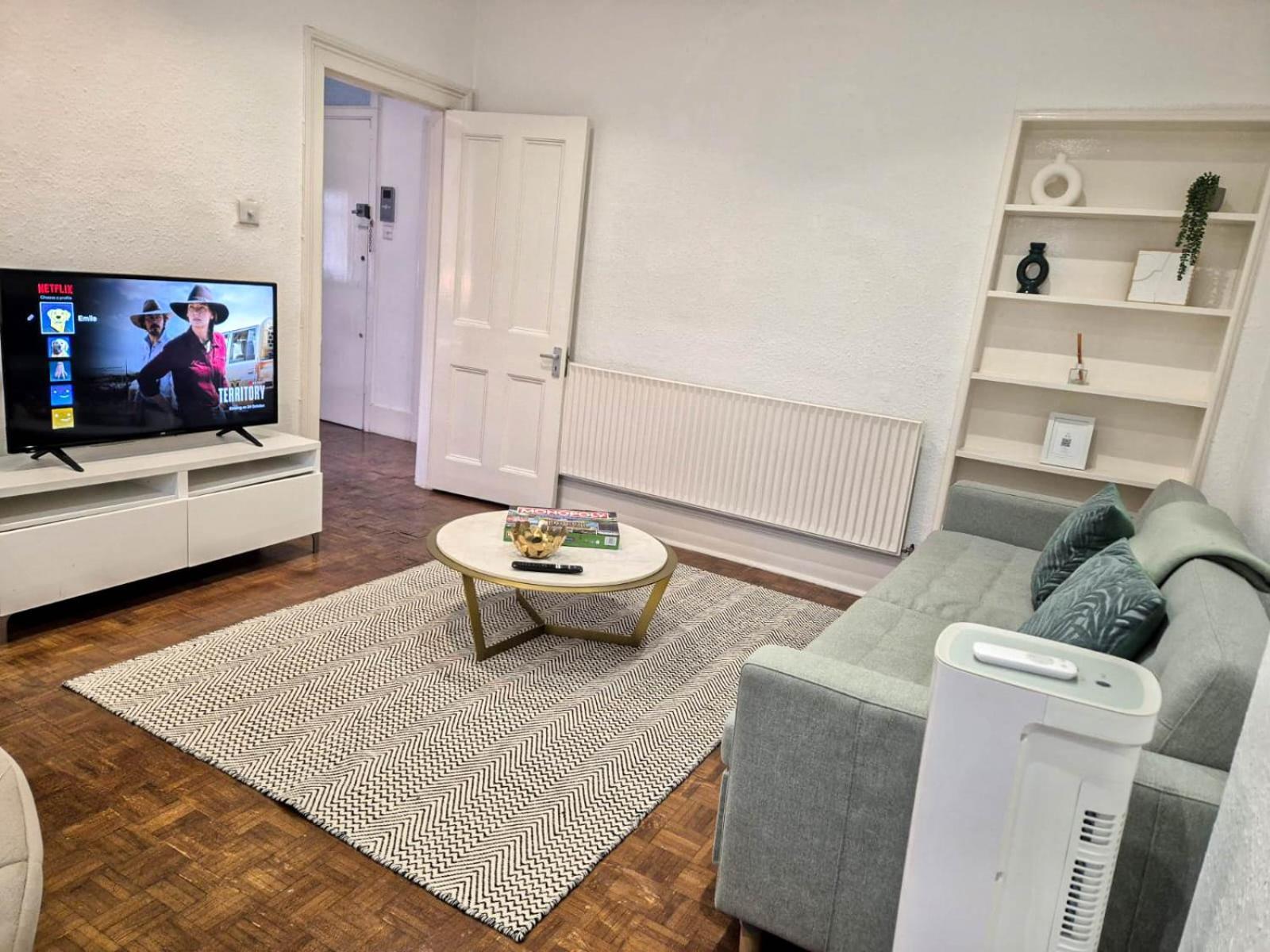 Stylish 2-bedroom Near Abbey Road, Maida Vale Apartment
