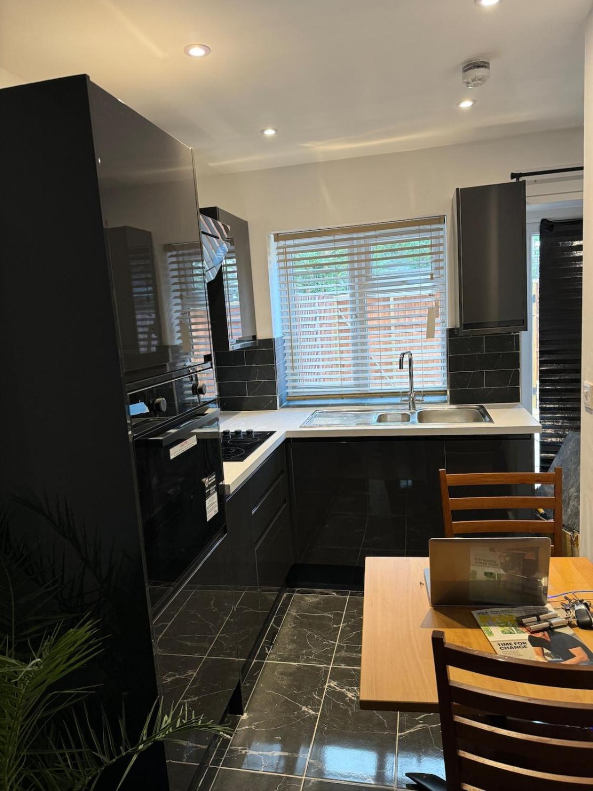 4-bedroom Escape-bright & Cozy Holiday home London