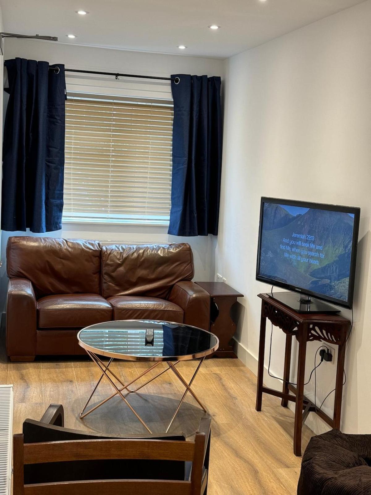 Holiday home 4-bedroom Escape-bright & Cozy *