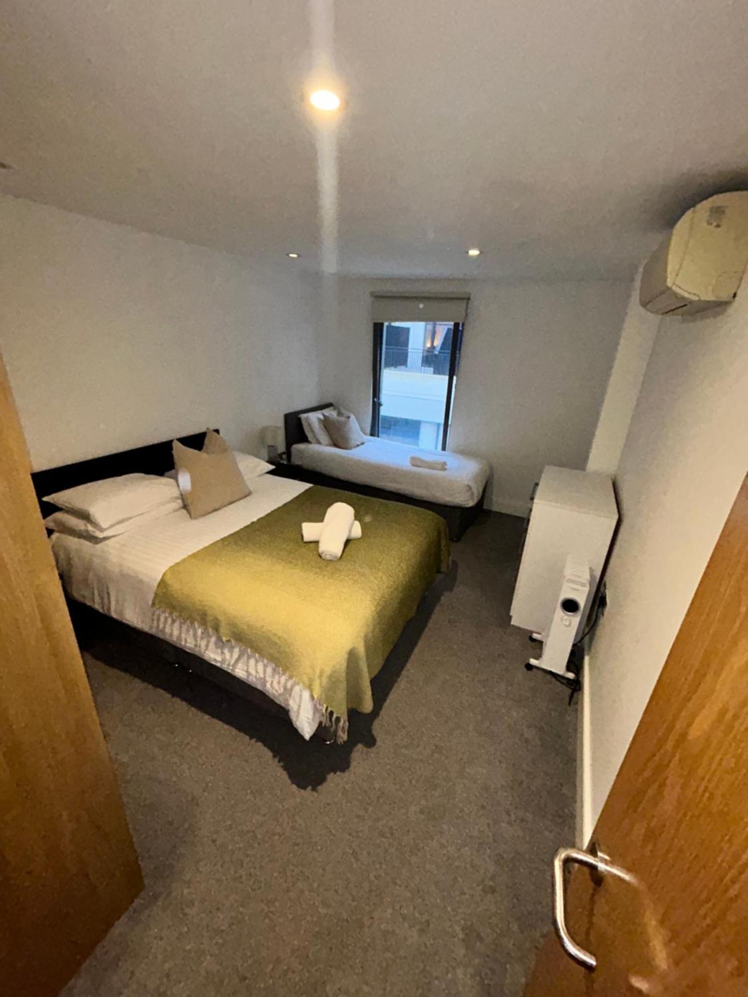 Bright And Modern 3 Bed Hyde Park Apartment *