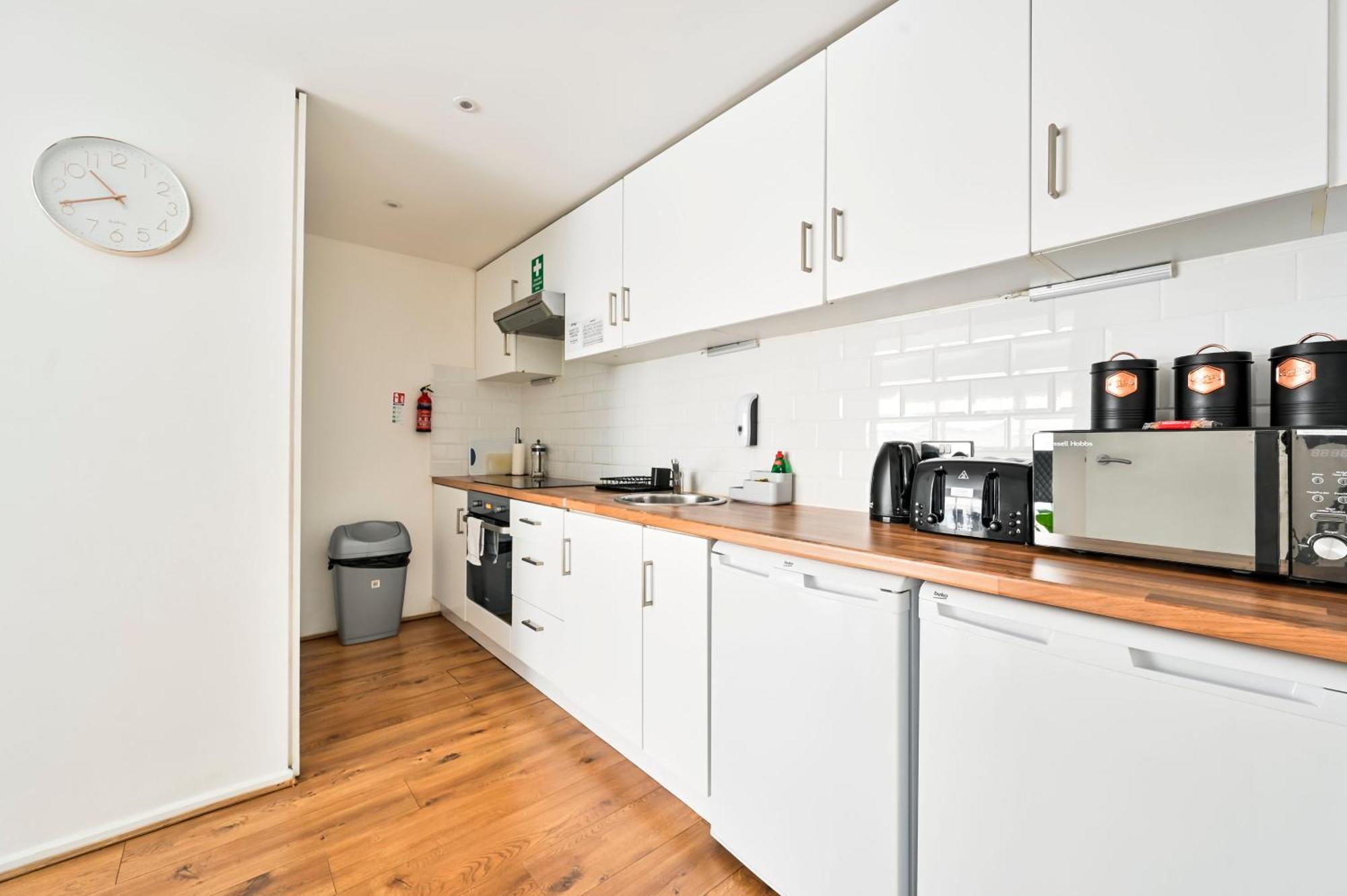 Lovely 2-bed, Sleeps 6, Near Stratford Station & Abba Voyage, Apartment London