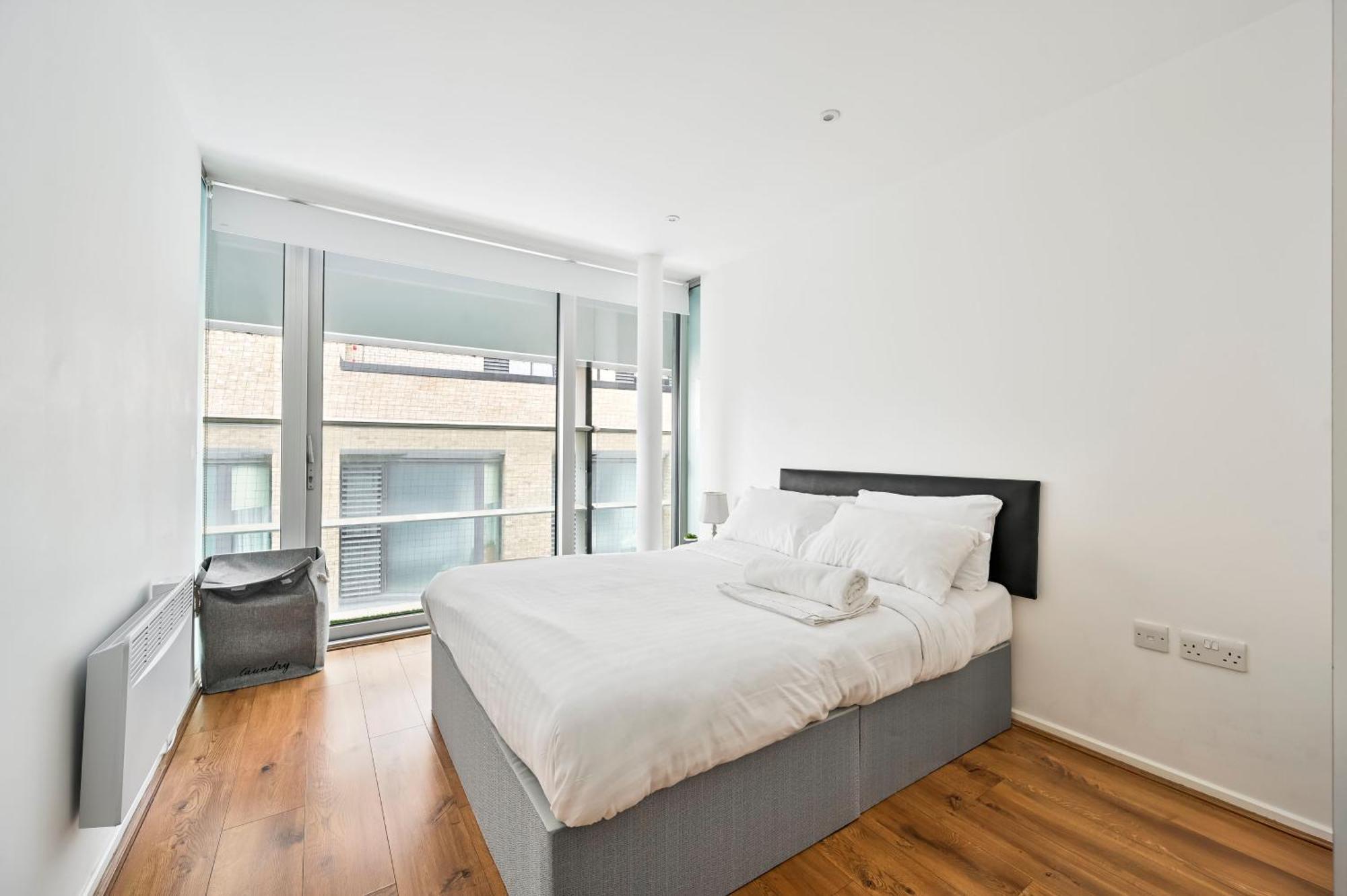 Apartment Lovely 2-bed, Sleeps 6, Near Stratford Station & Abba Voyage, London
