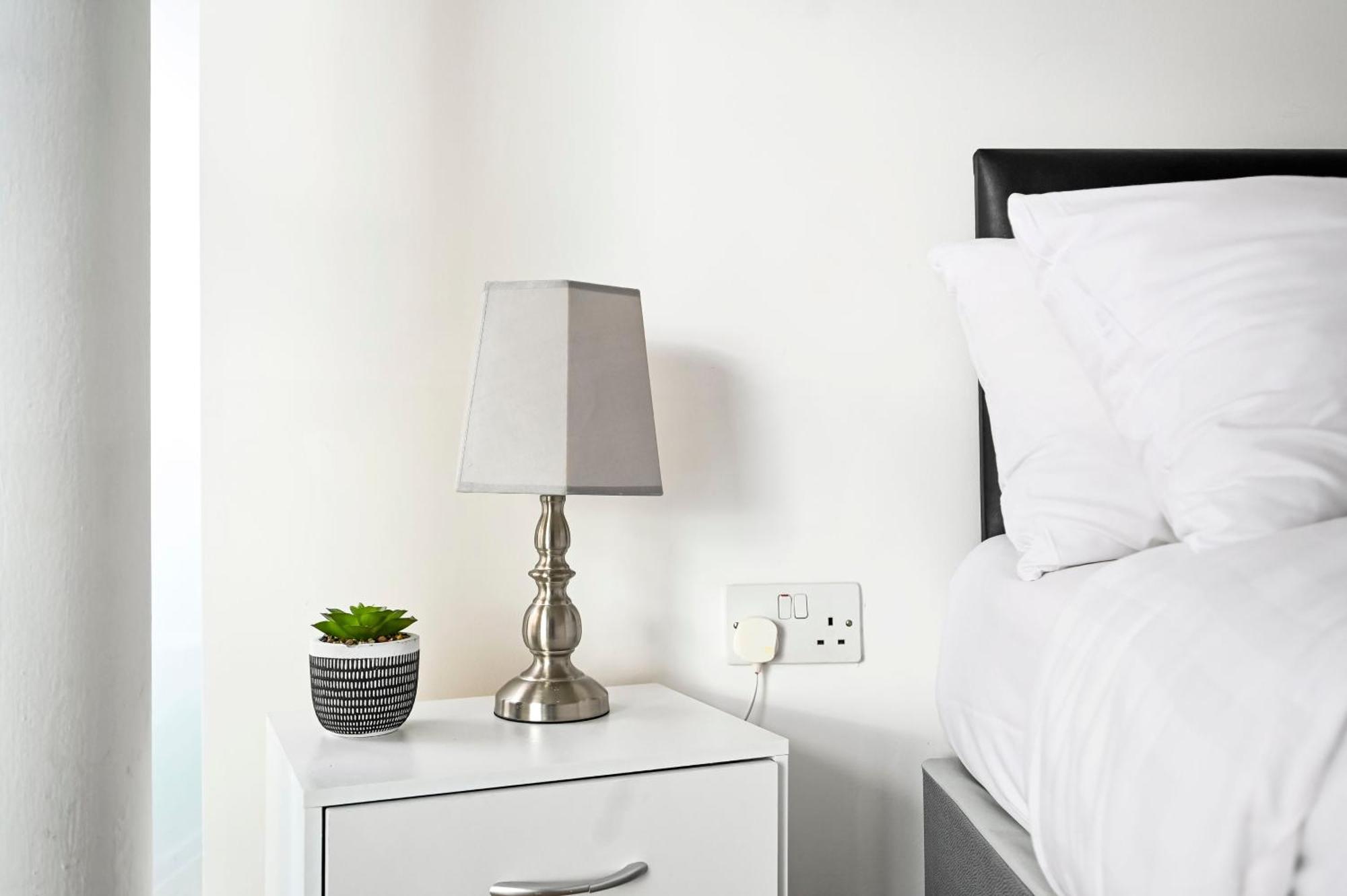 Apartment Lovely 2-bed, Sleeps 6, Near Stratford Station & Abba Voyage, London
