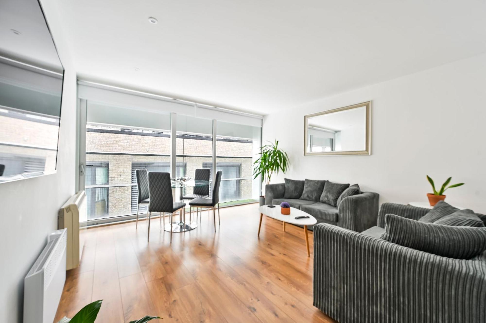 Lovely 2-bed, Sleeps 6, Near Stratford Station & Abba Voyage, * London