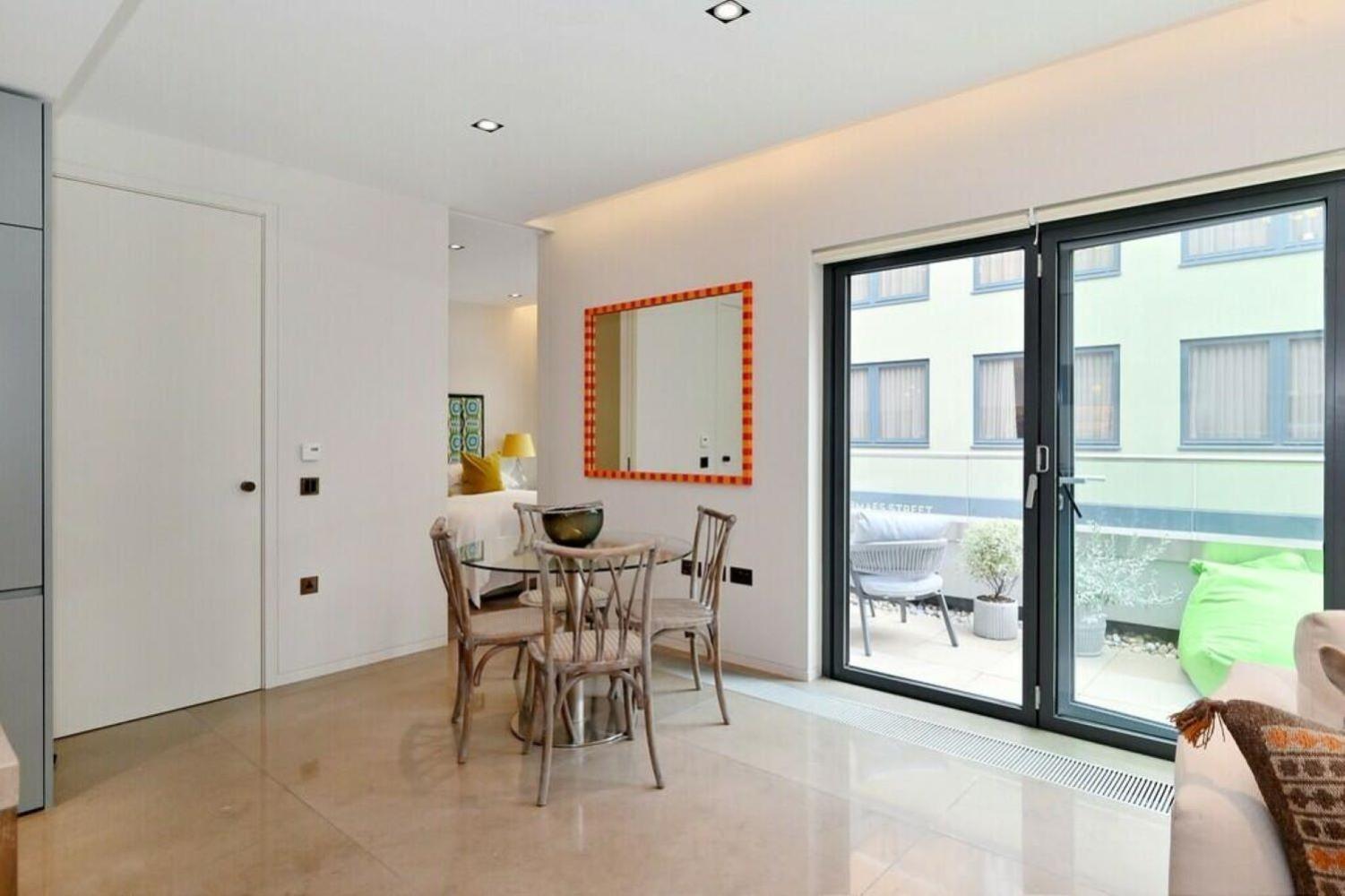 Apartment 4 Million Pound Mayfair Parklane Large Luxury Sleeps 6 120sqm *