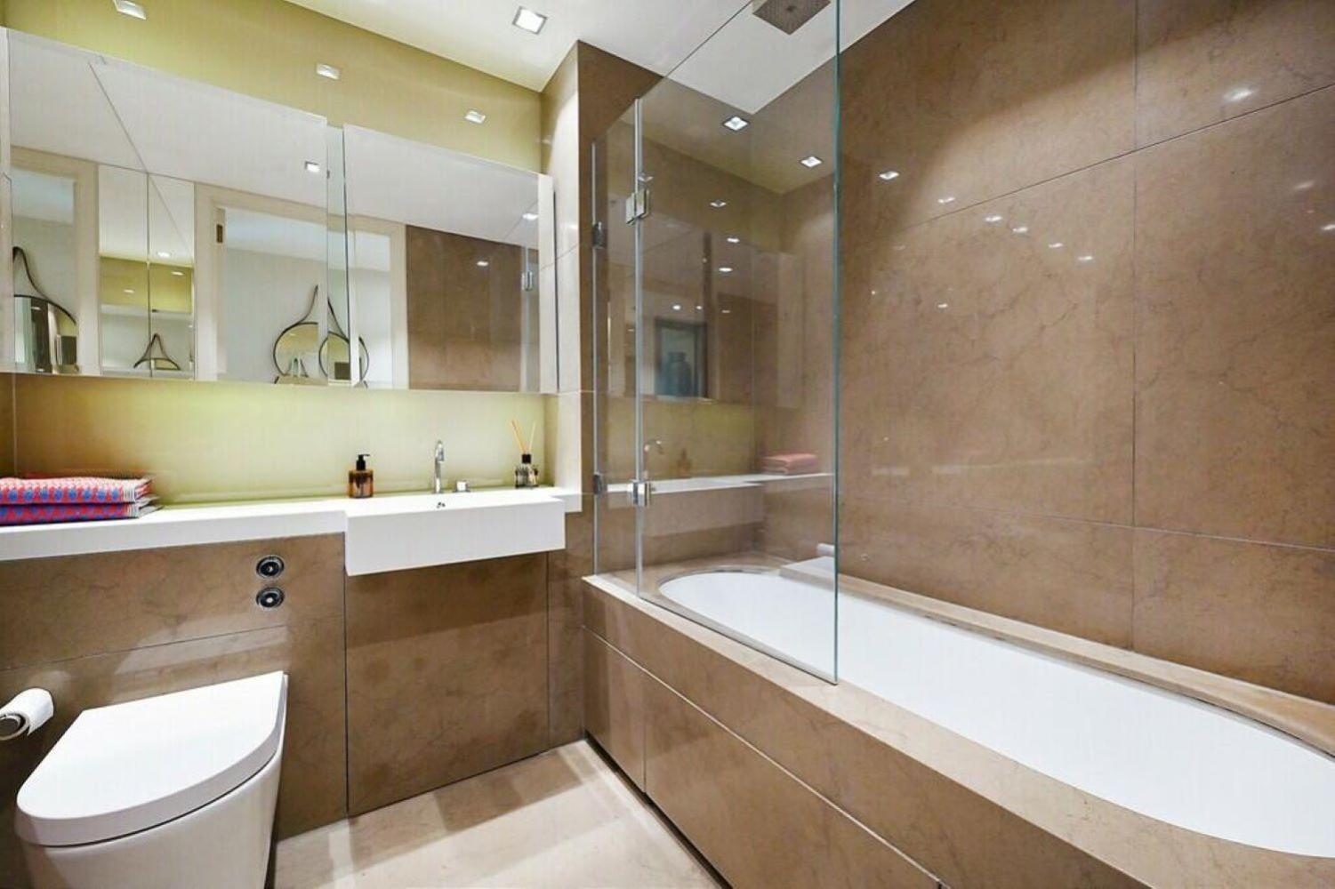 4 Million Pound Mayfair Parklane Large Luxury Sleeps 6 120sqm Apartment *