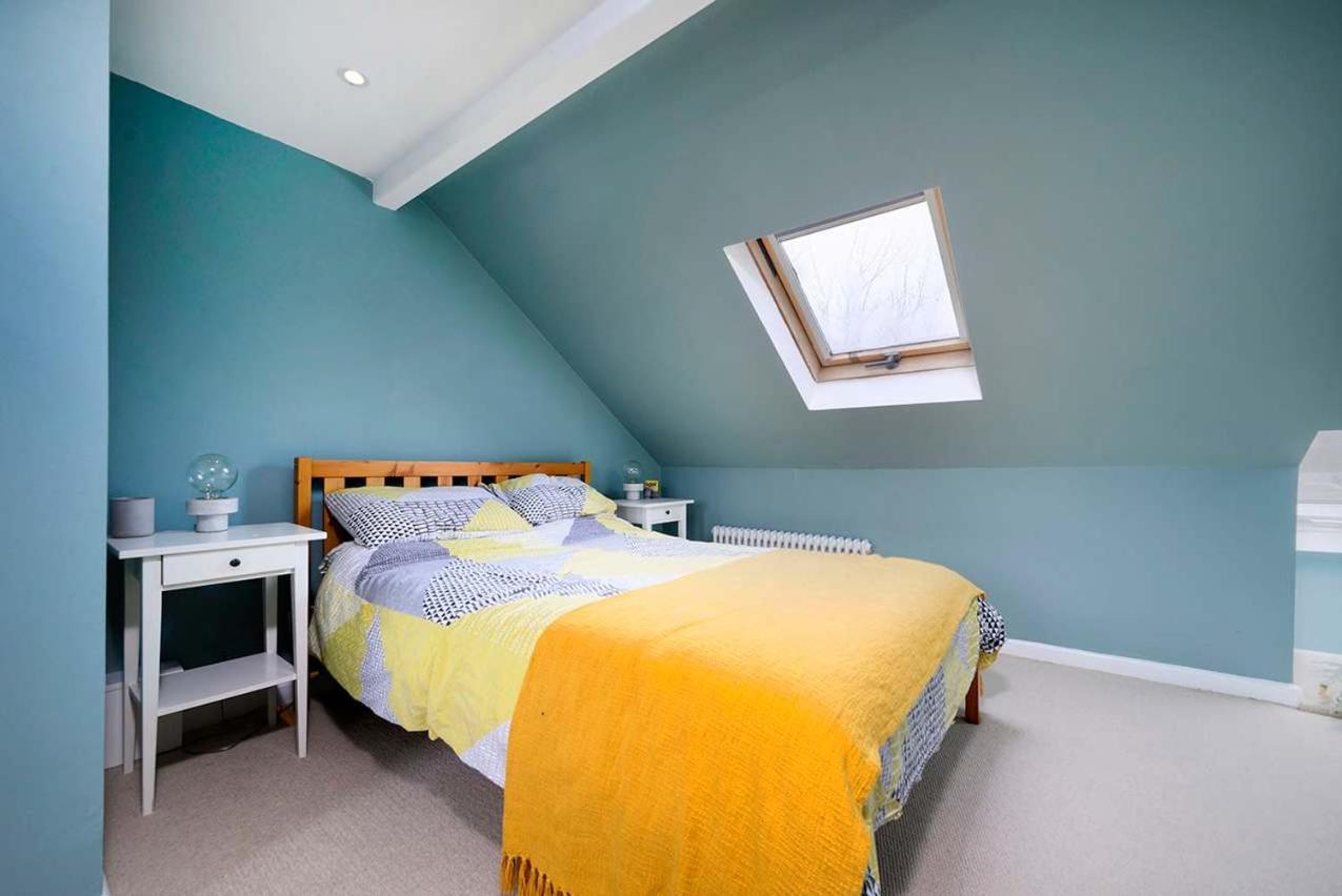 Charming & Modern House In Holiday home London
