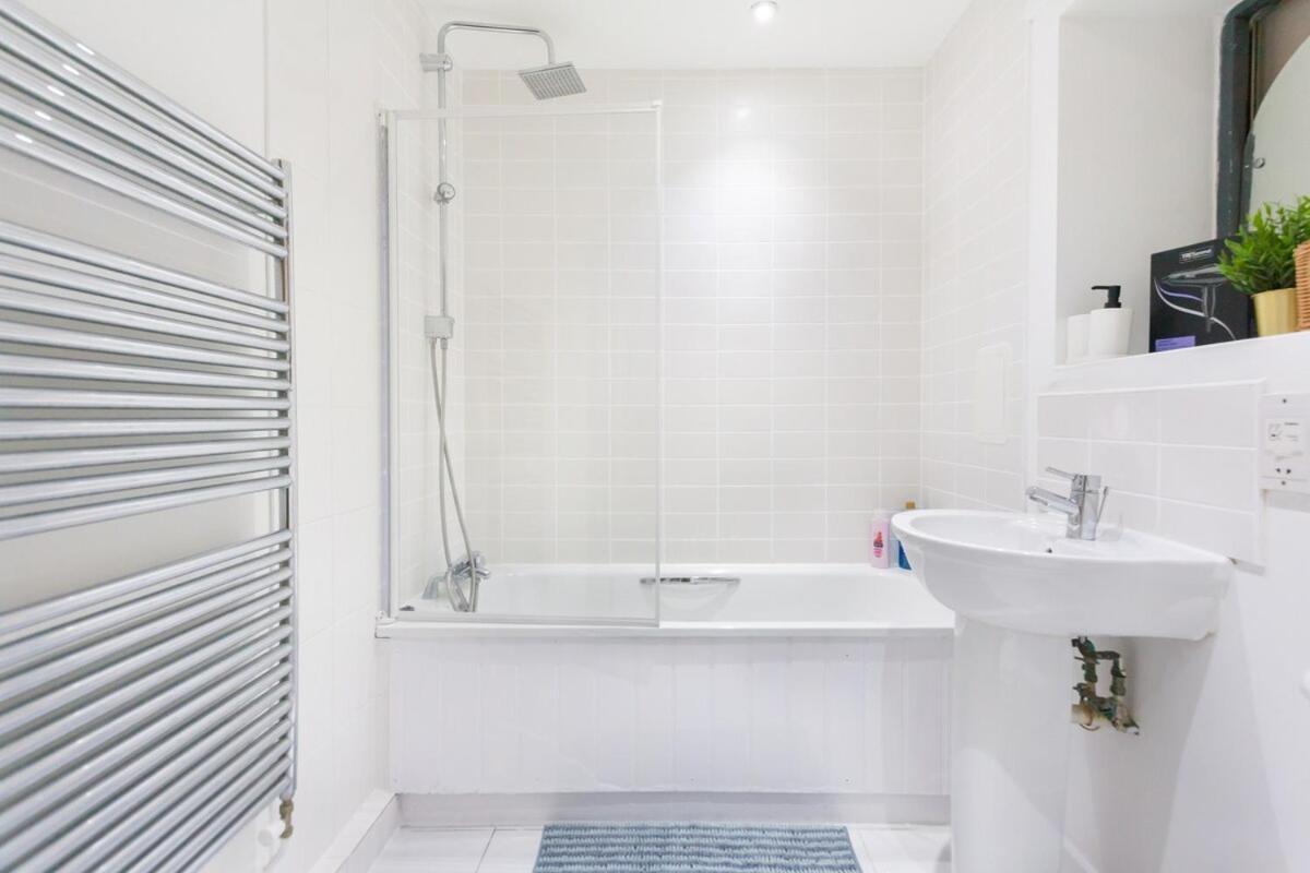 Cozy 2 Bedroom Near Tower Bridge * London
