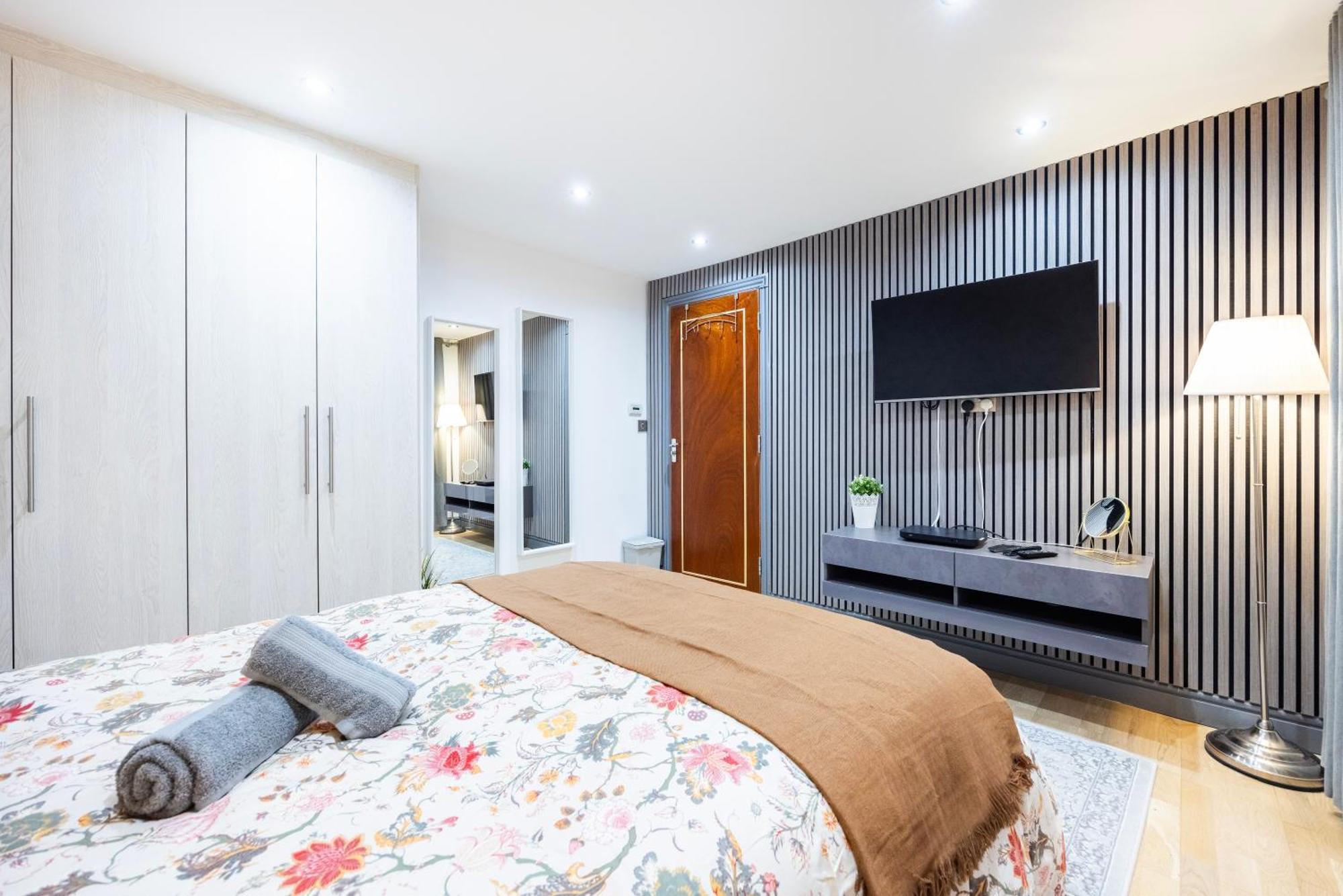 Apartment 3 Bedroom By River Thames London