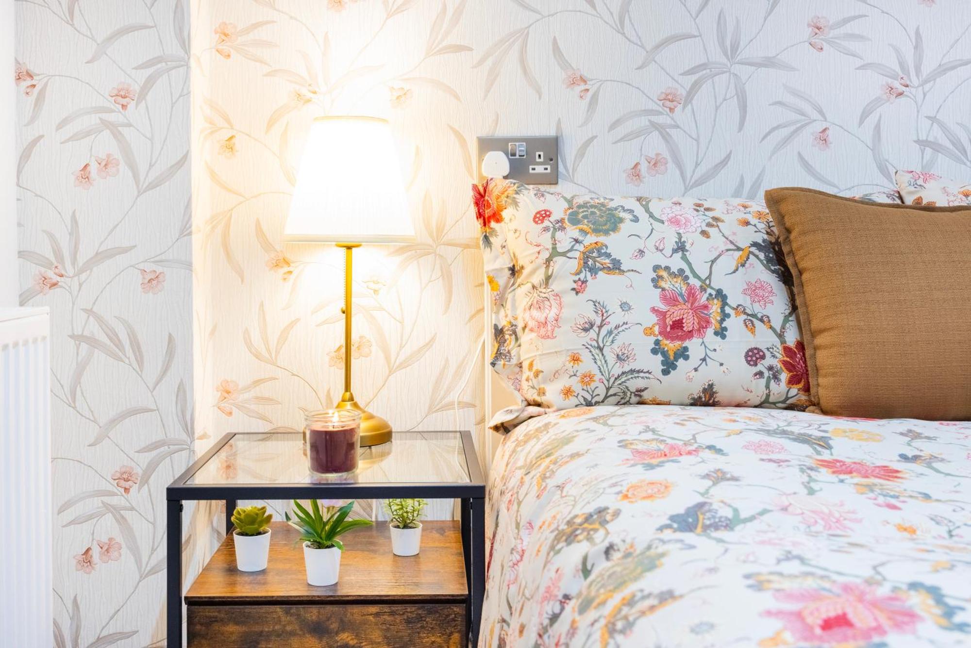 Apartment 3 Bedroom By River Thames London