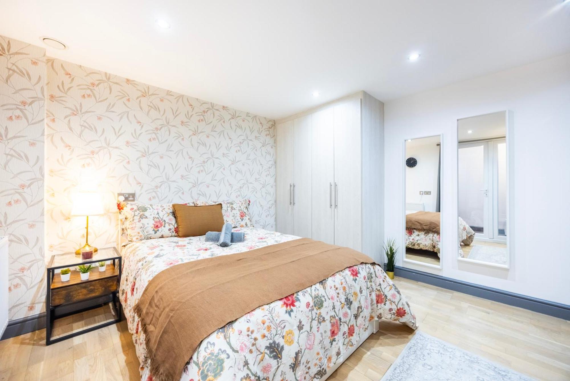 3 Bedroom By River Thames *