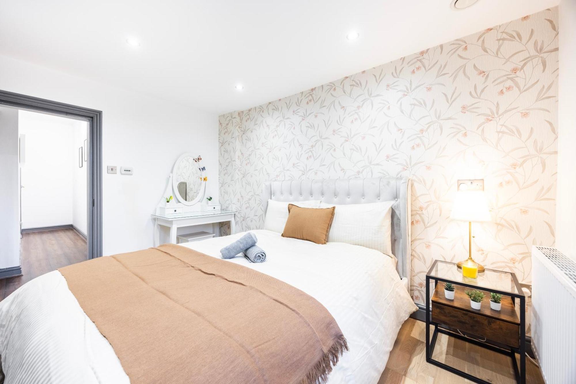 3 Bedroom By River Thames *