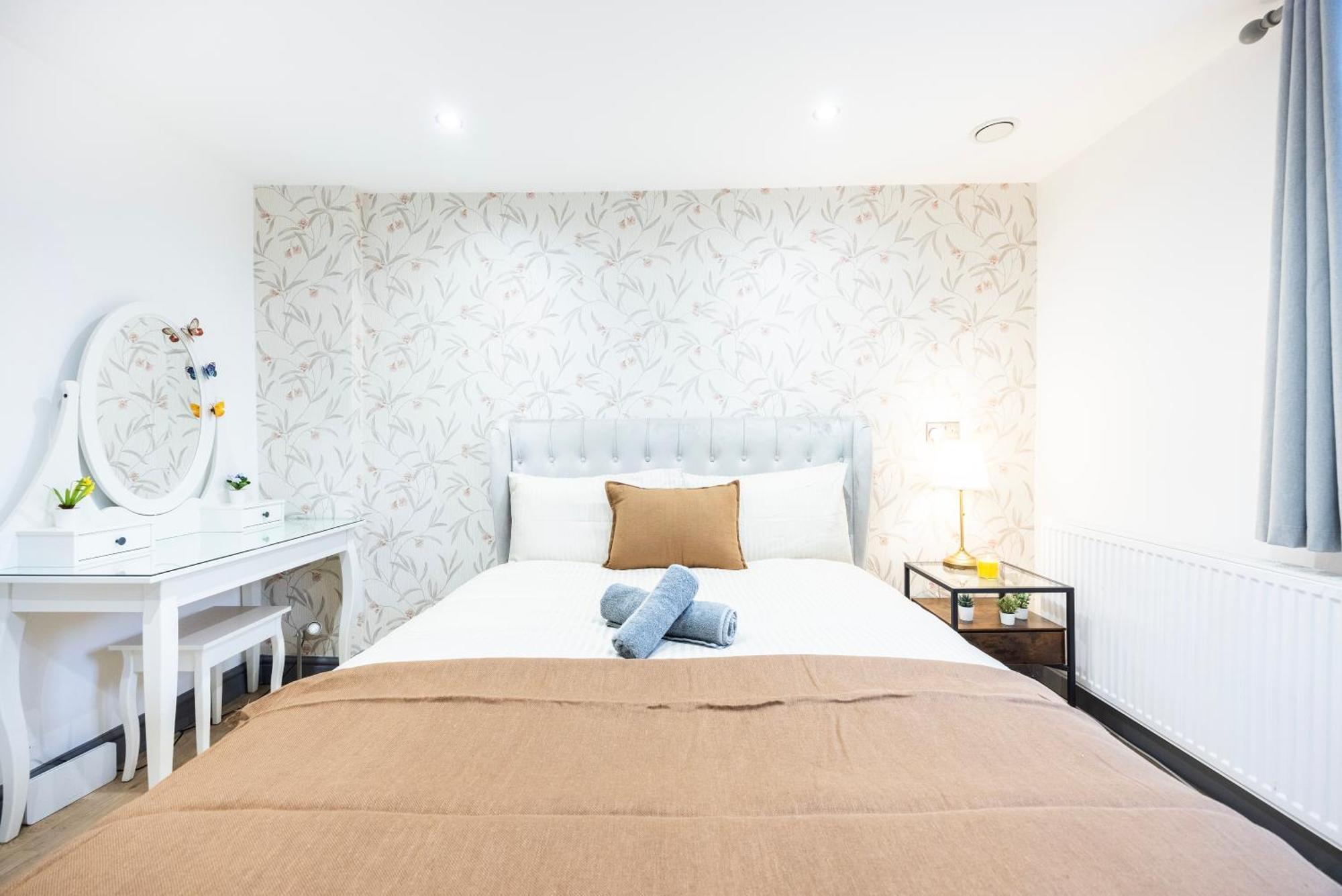 3 Bedroom By River Thames *