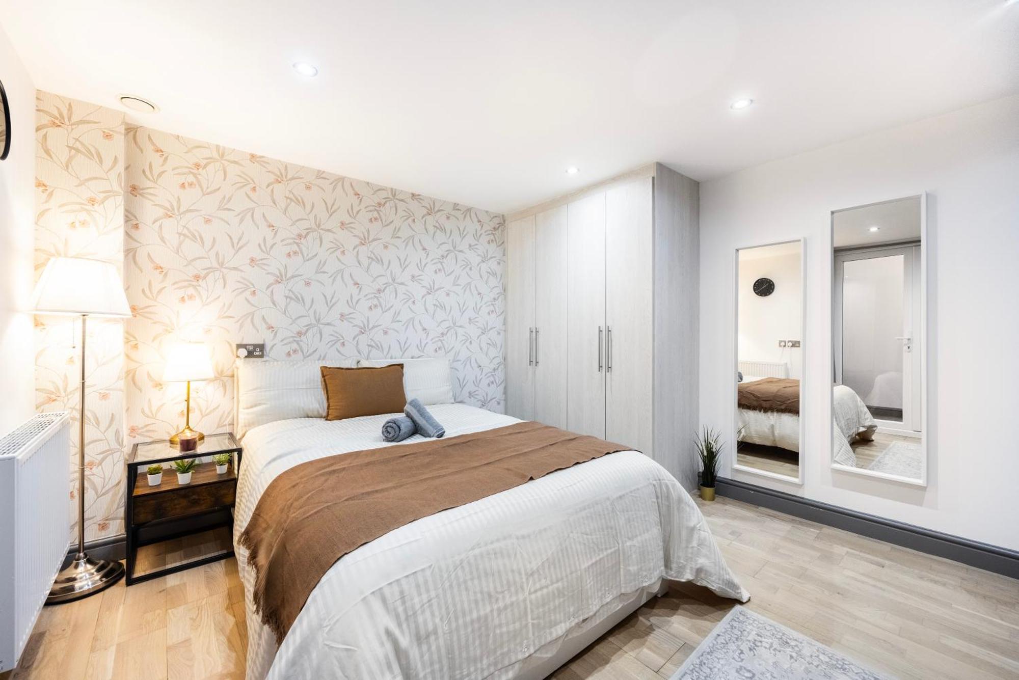 3 Bedroom By River Thames * London