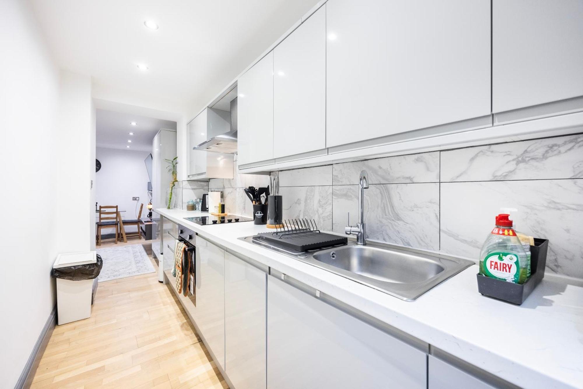 3 Bedroom By River Thames