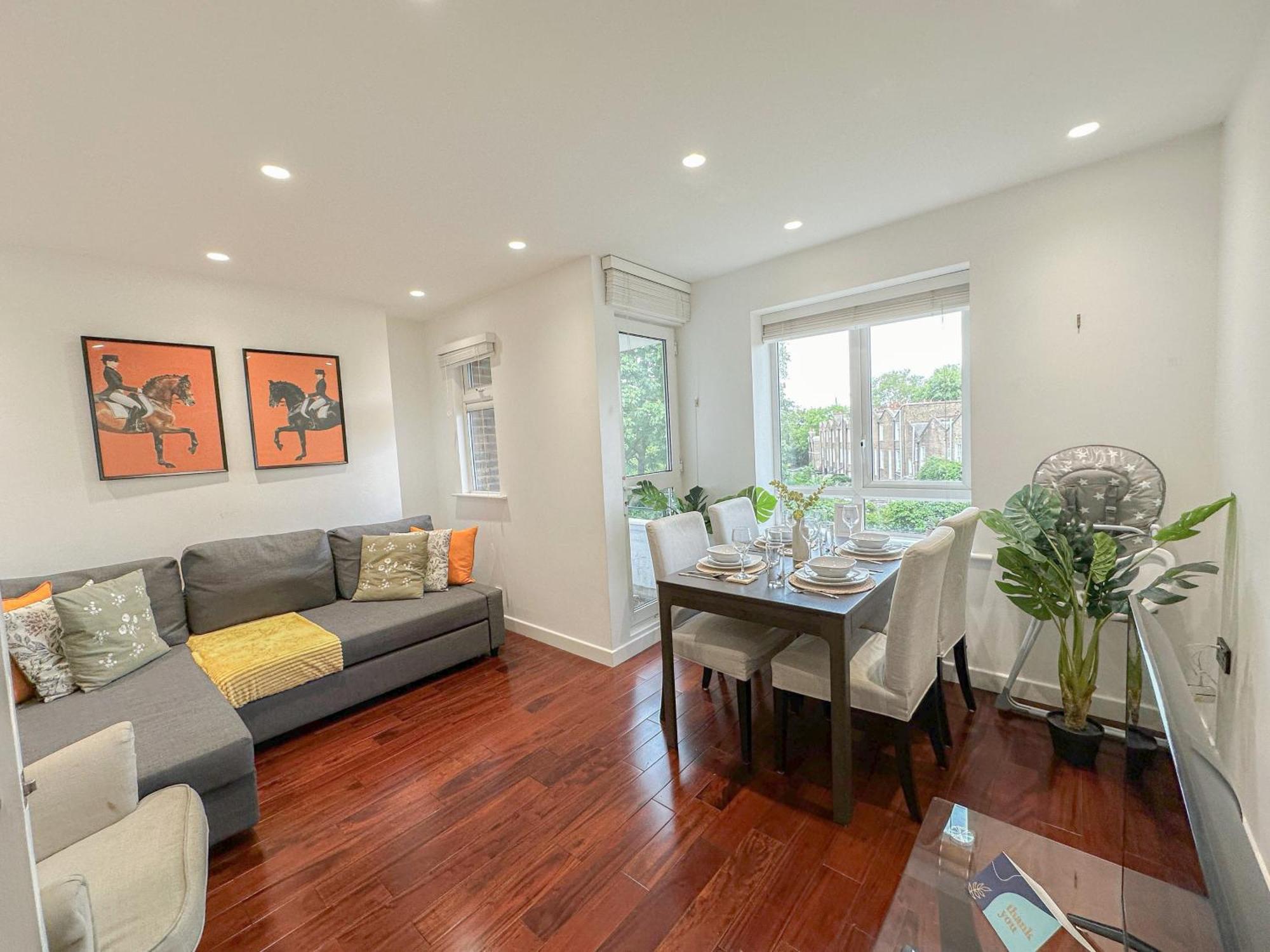 Apartment Cozy 2-bedroom Flat With Private Balcony Near Islington Station, Canonbury