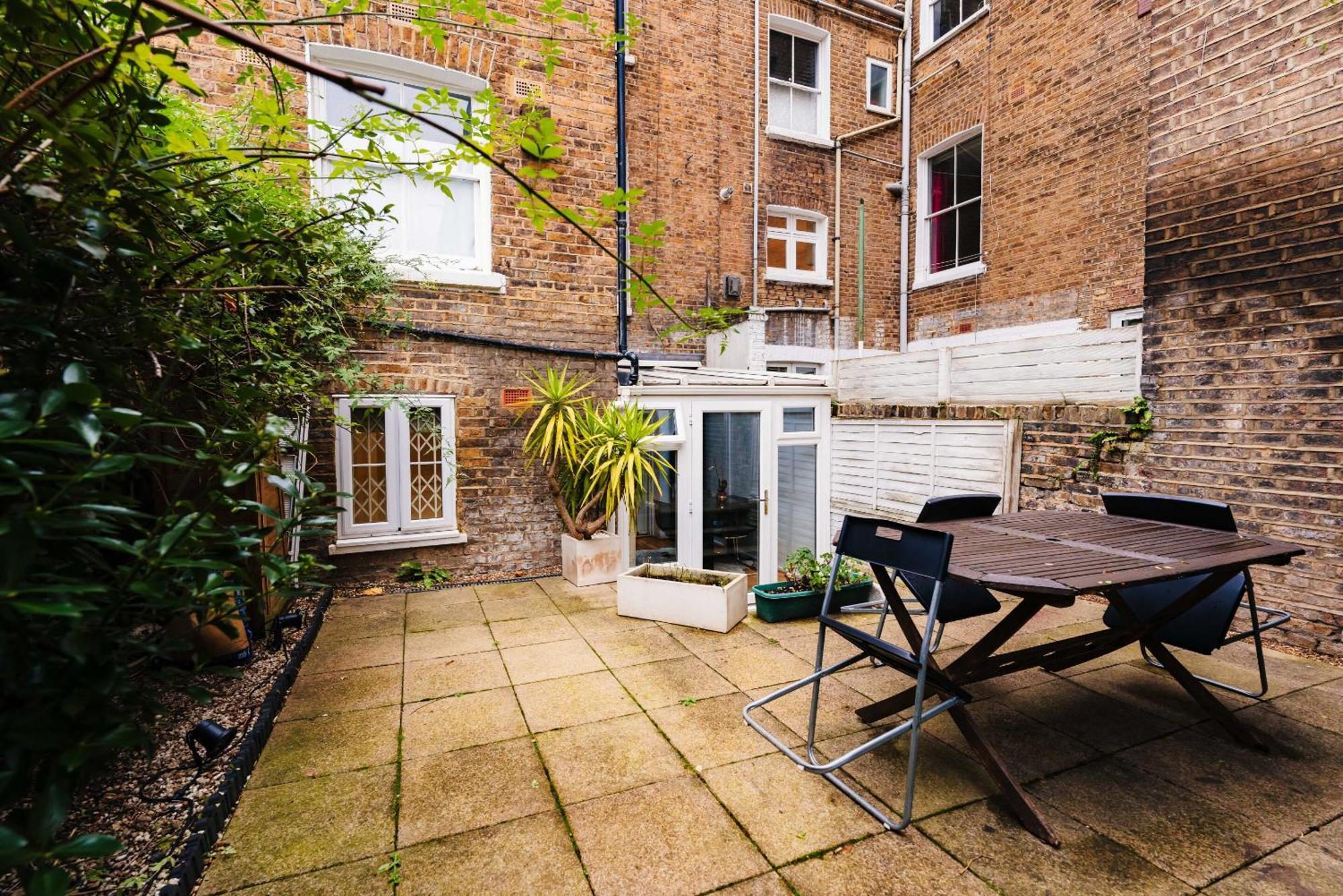 2 Bed Portobello Rd - Moments From Tube! Сasa de vacaciones Londres