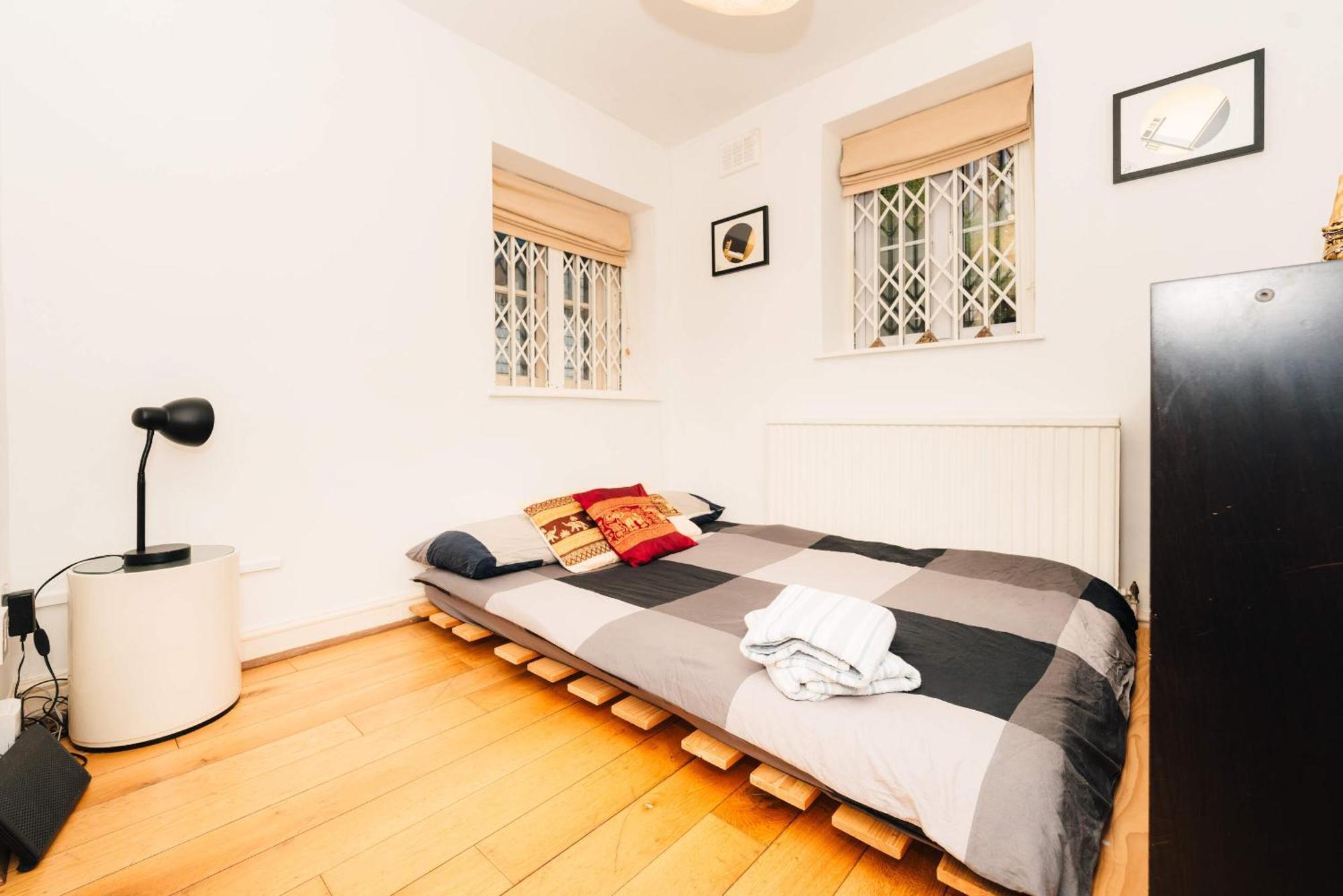 2 Bed Portobello Rd - Moments From Tube! Сasa de vacaciones *