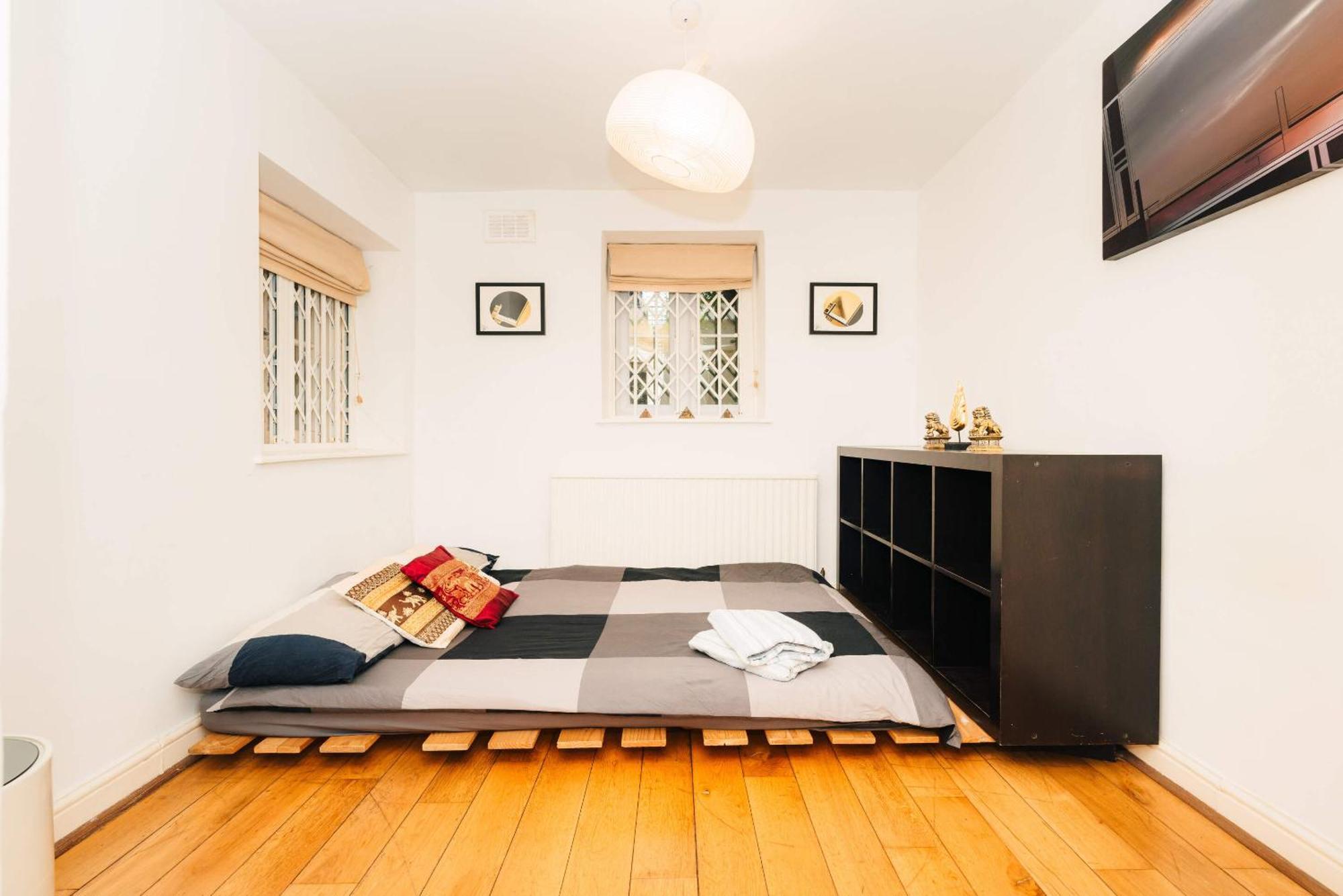 2 Bed Portobello Rd - Moments From Tube! Сasa de vacaciones *