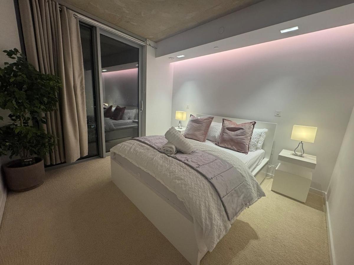 Appartement Luxury 1 Bedroom In With Free Parking Londen