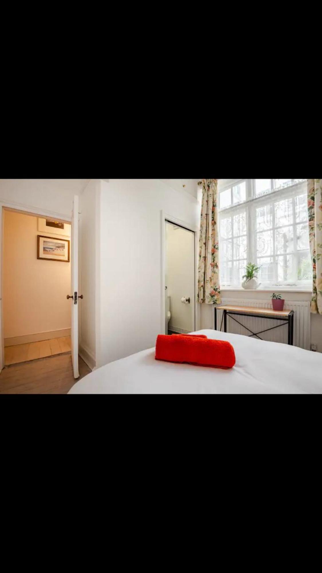 Apartment Hideaway In Highgate Village