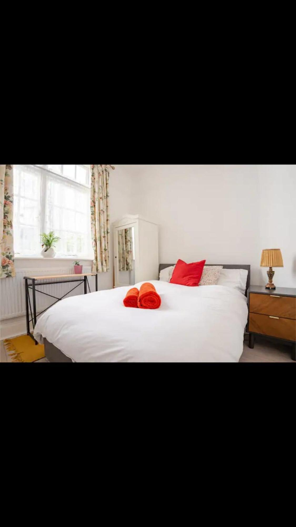 Apartment Hideaway In Highgate Village