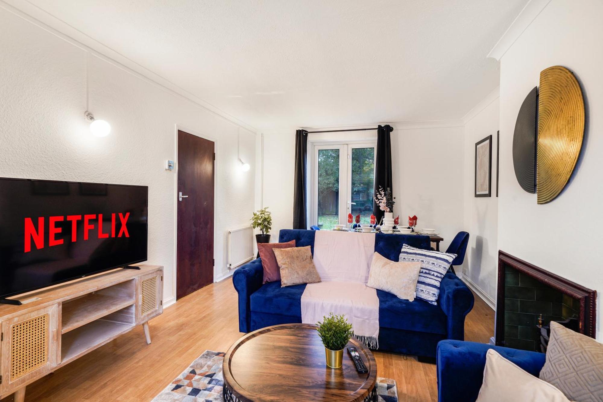Holiday home Shepherds Bush Abode - Garden - Sleeps 12