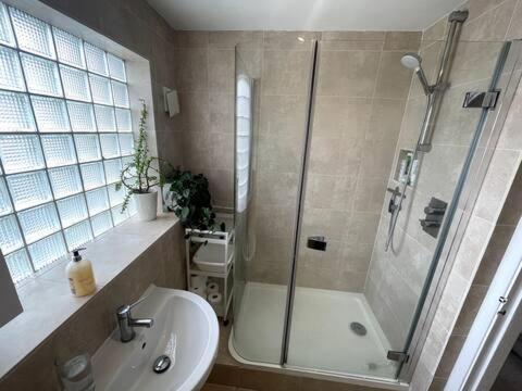 Cosy Kew Flat With Two Bedrooms Londres