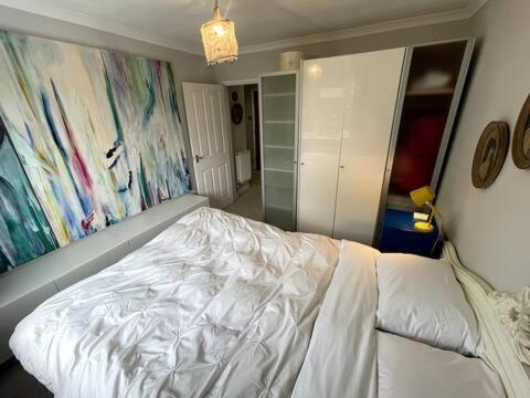 Cosy Kew Flat With Two Bedrooms Habitación en casa particular