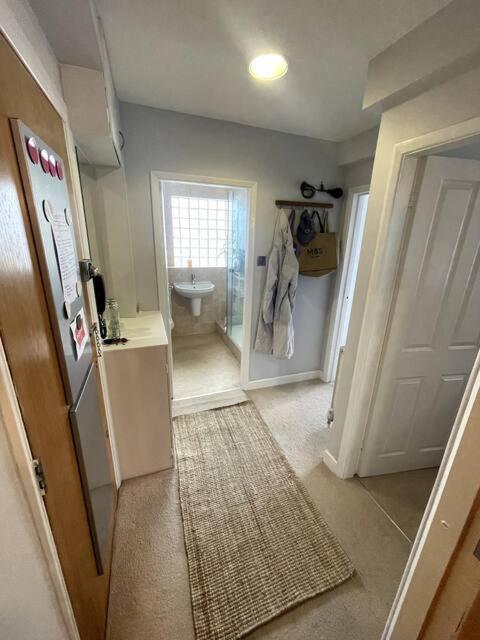 Cosy Kew Flat With Two Bedrooms Habitación en casa particular *