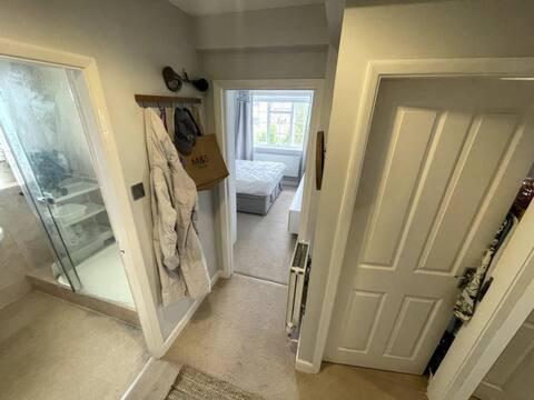 Cosy Kew Flat With Two Bedrooms