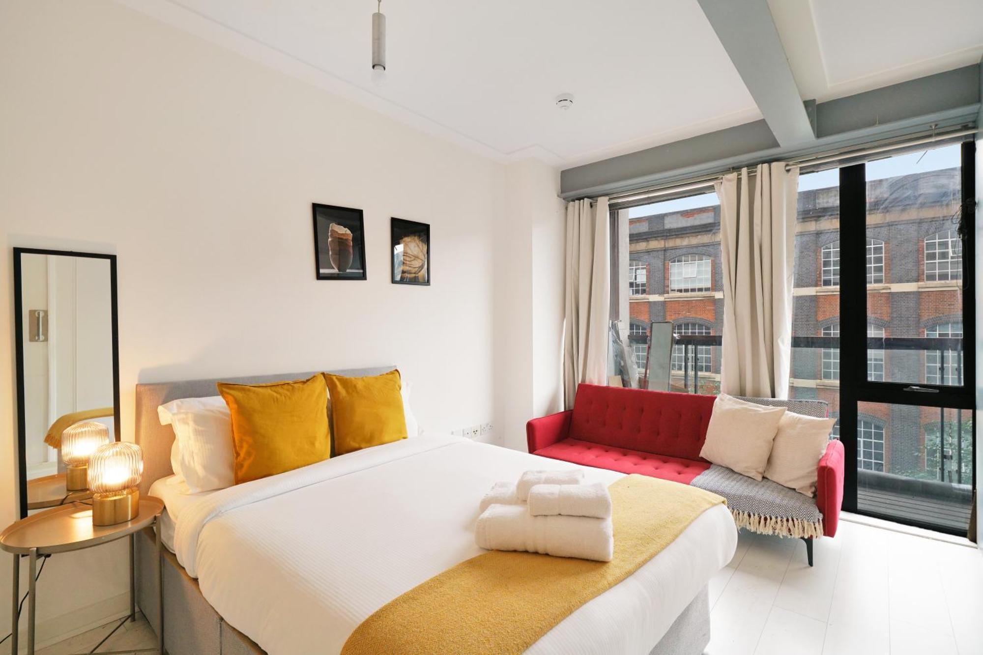 Modern Two Bed Apartment London