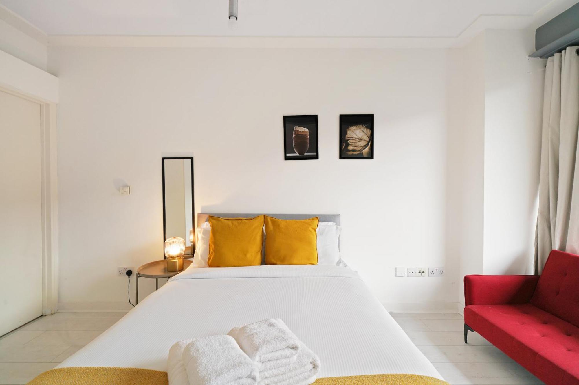 Modern Two Bed * London