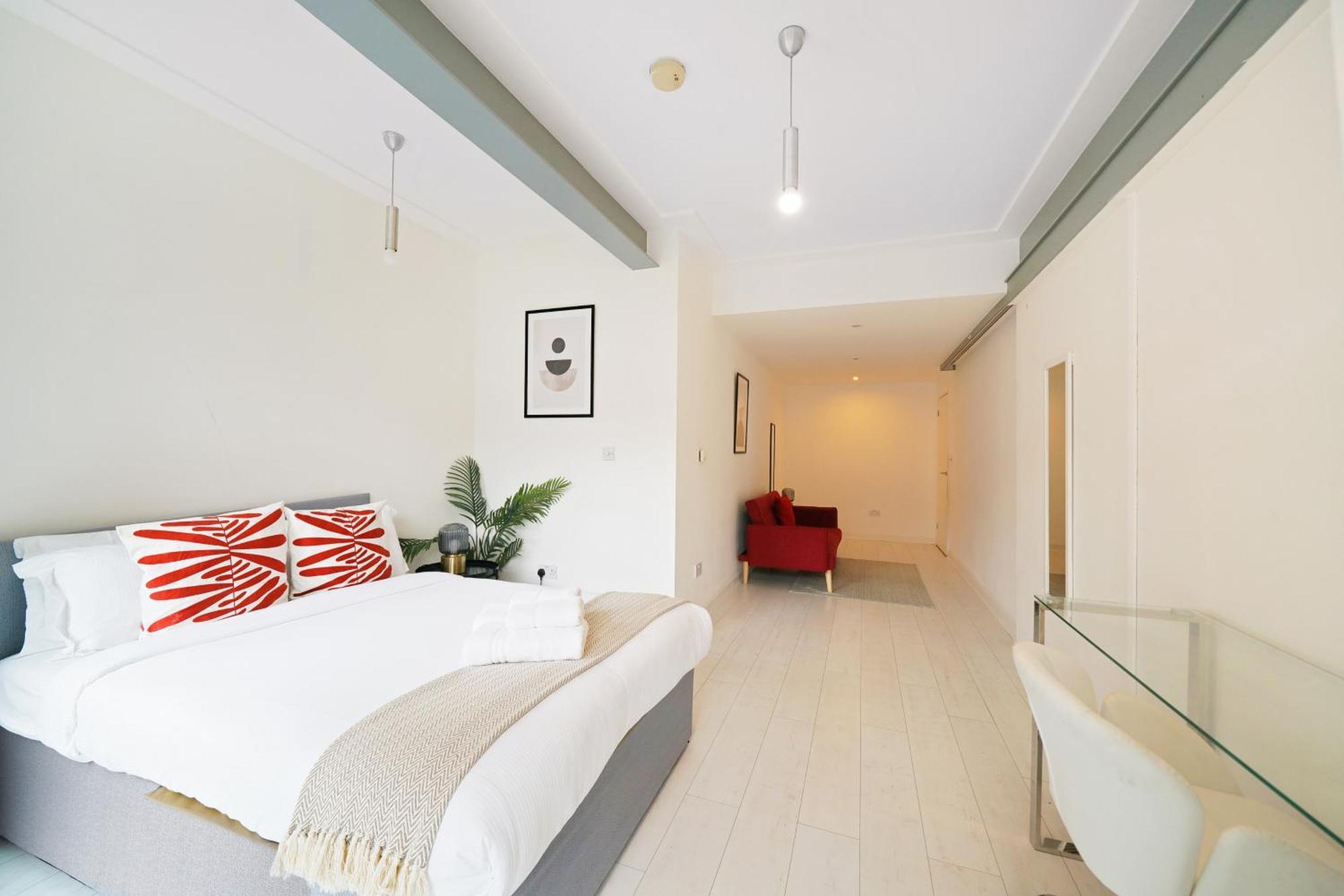 Modern Two Bed Apartment London
