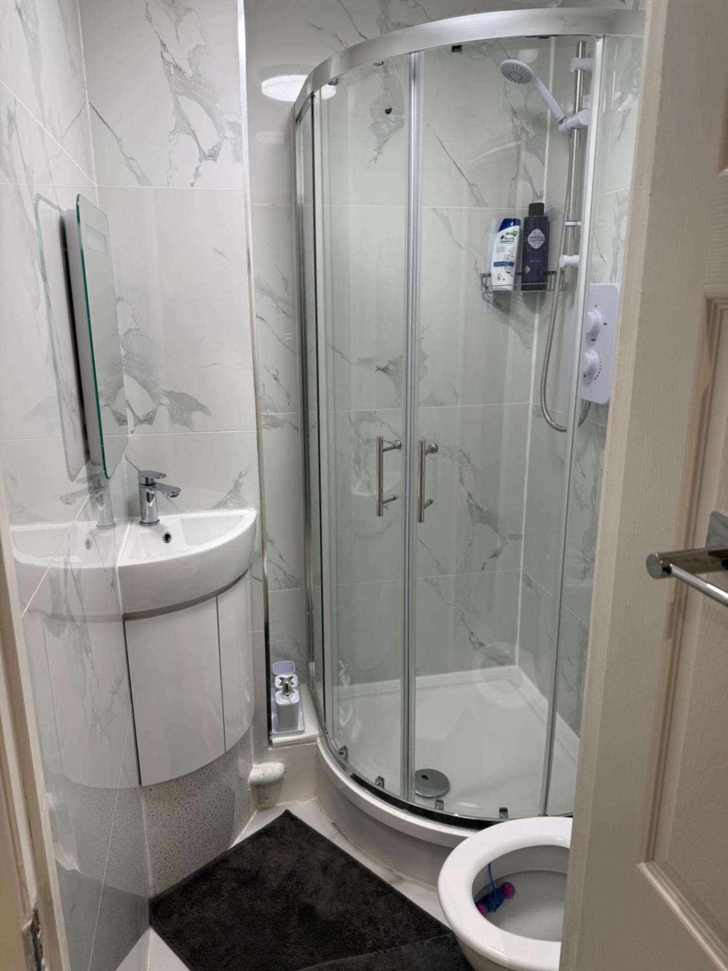 Habitación en casa particular Luxury In Victoria, 7 Minutes Walk To Victoria Station, 2