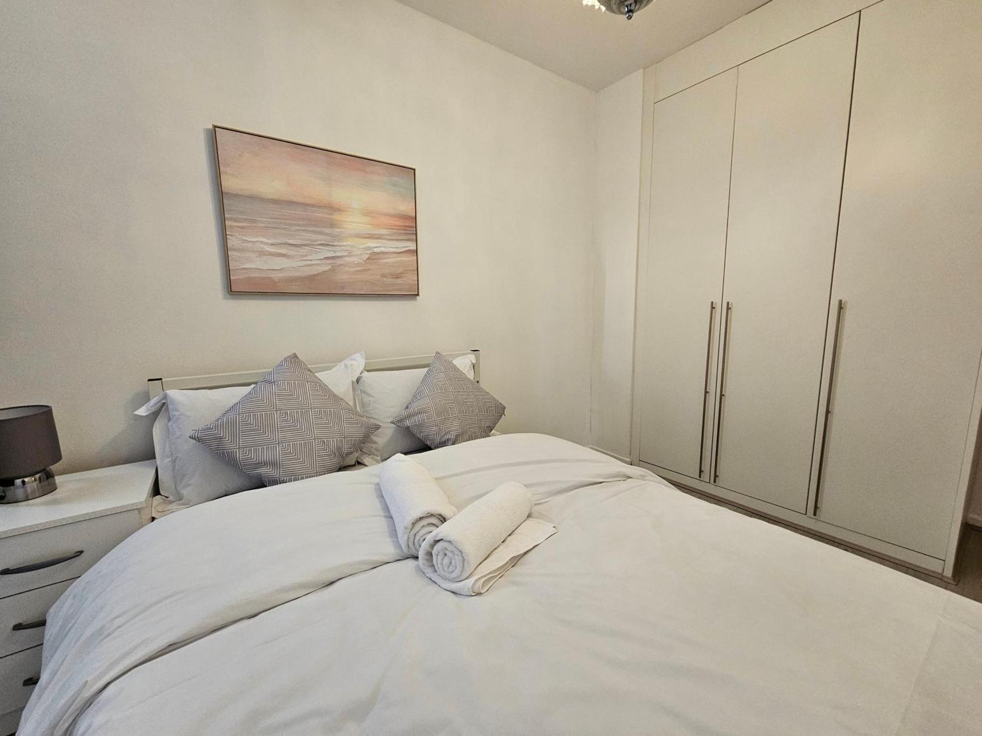 E1 Guest house London