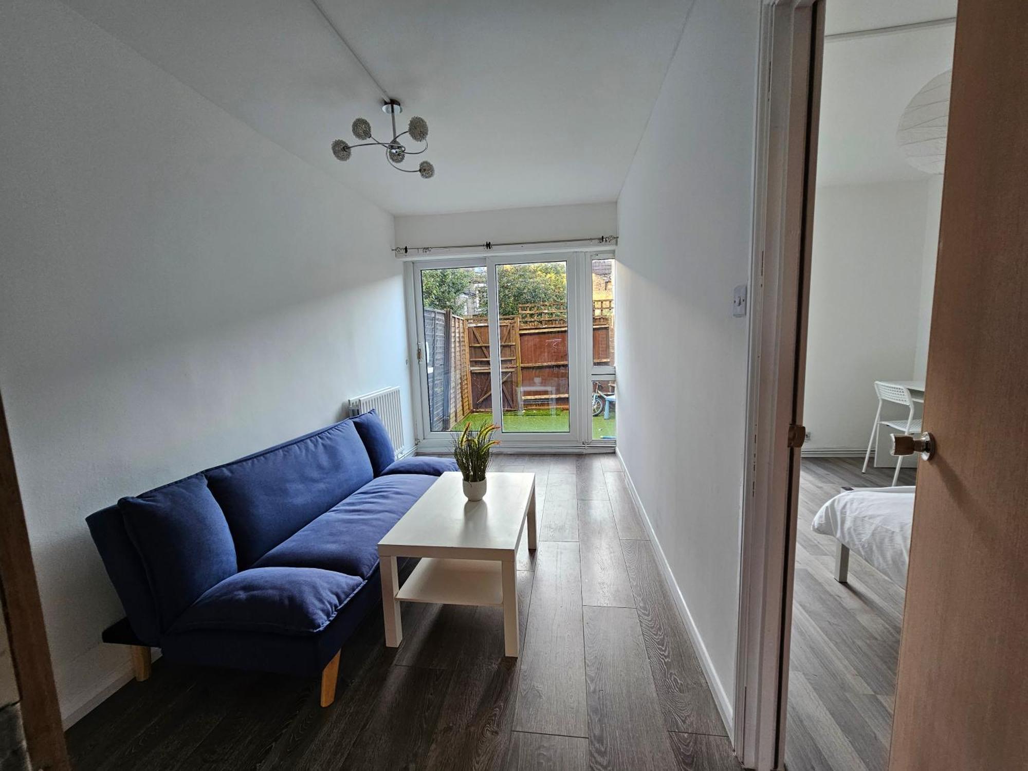 E1 Guest house *