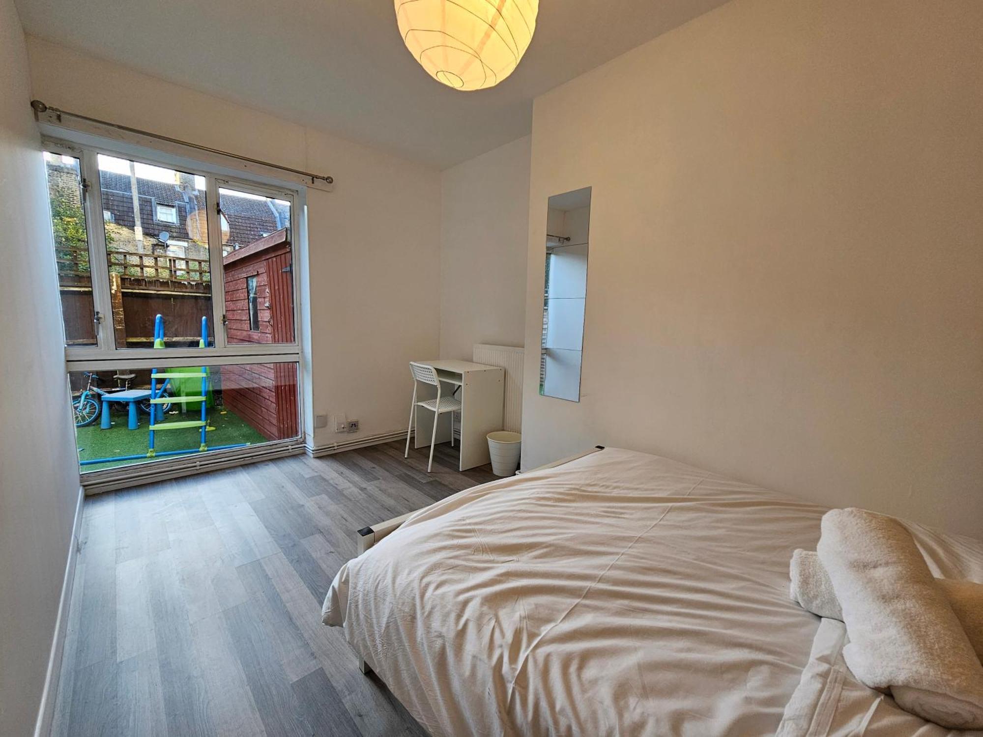 Guest house E1 London