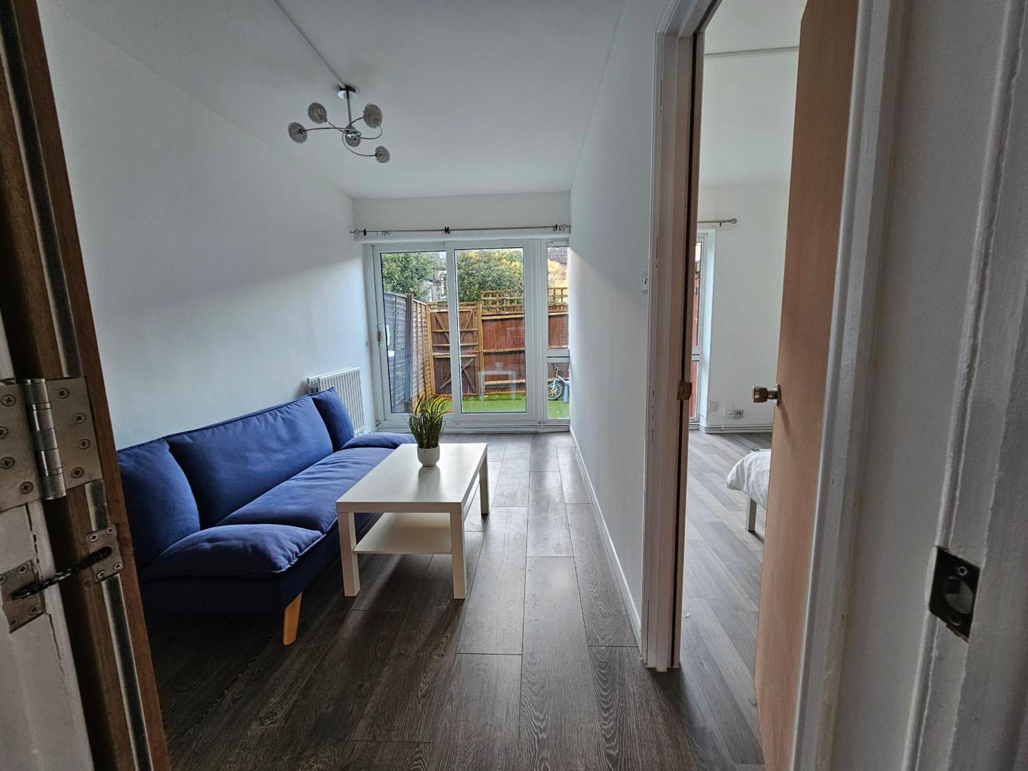 E1 * London