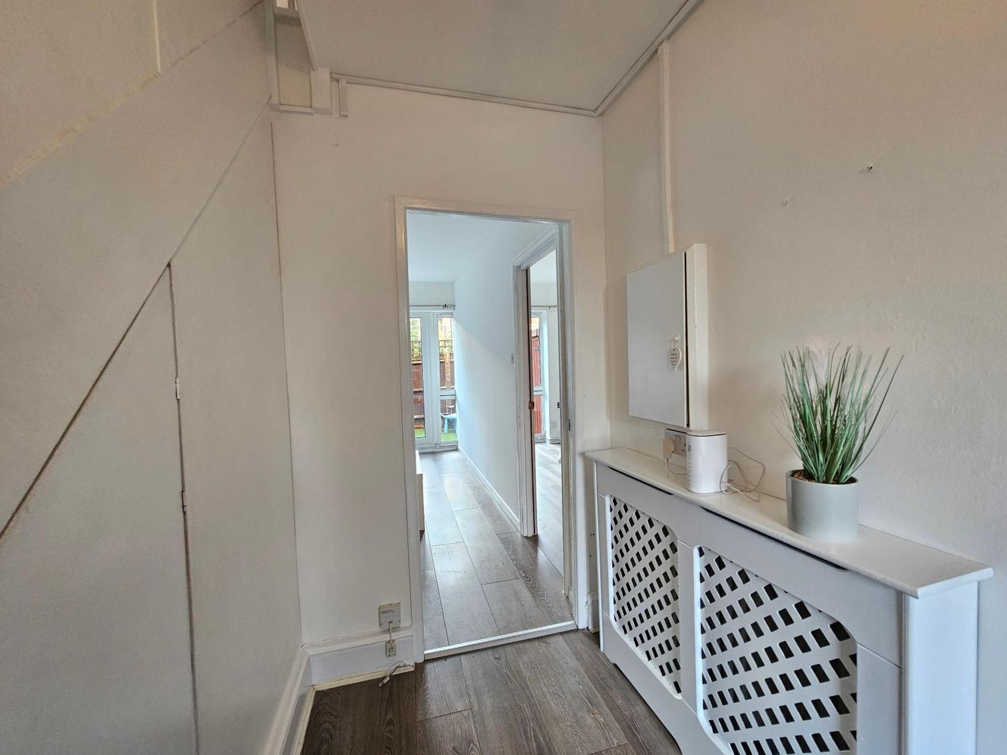 E1 Guest house *