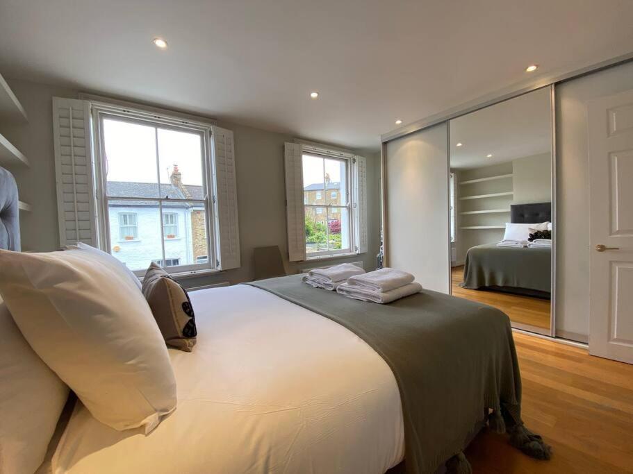 Charming Victorian Notting Hill * London