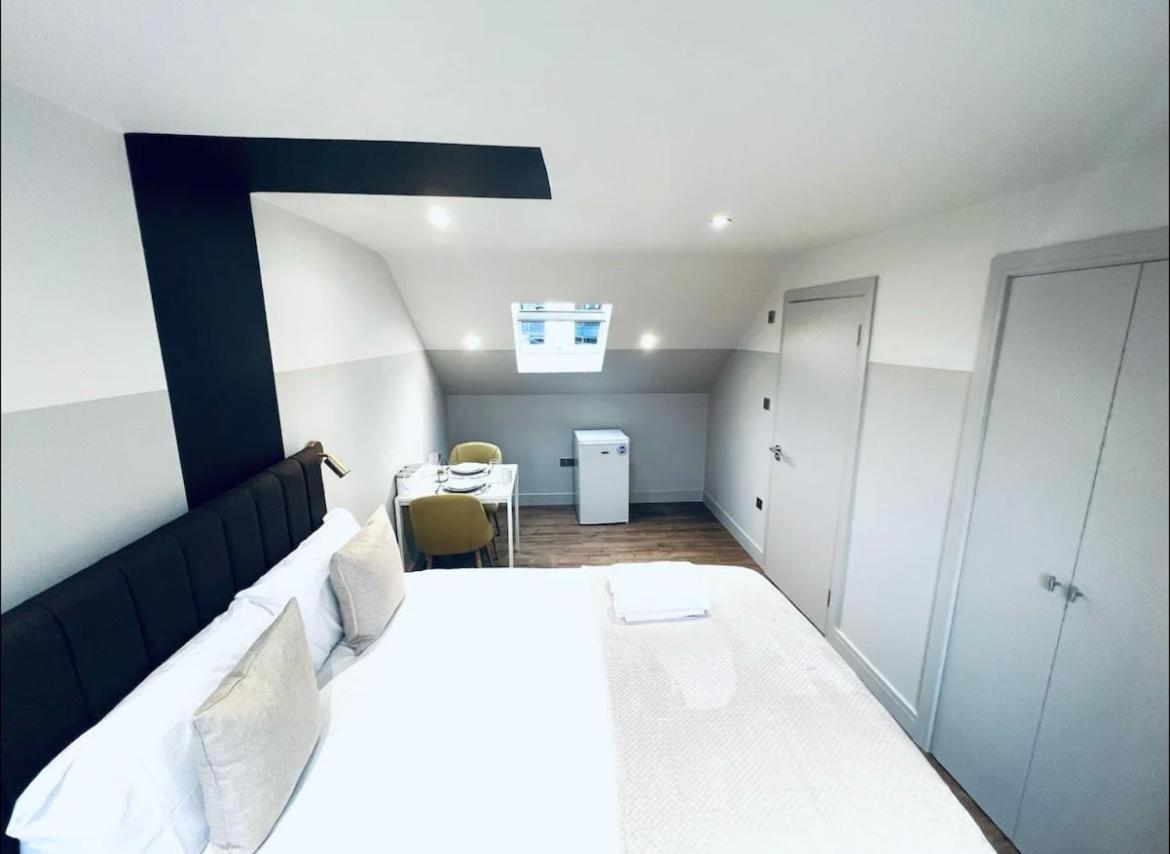South Charming Ensuite Look Like Designer Apartahotel Londres