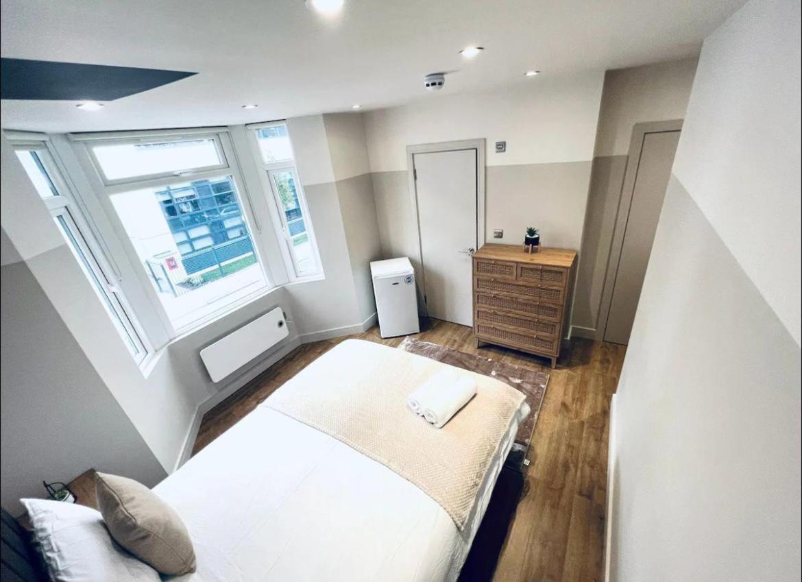 South Charming Ensuite Look Like Designer Apartahotel Londres