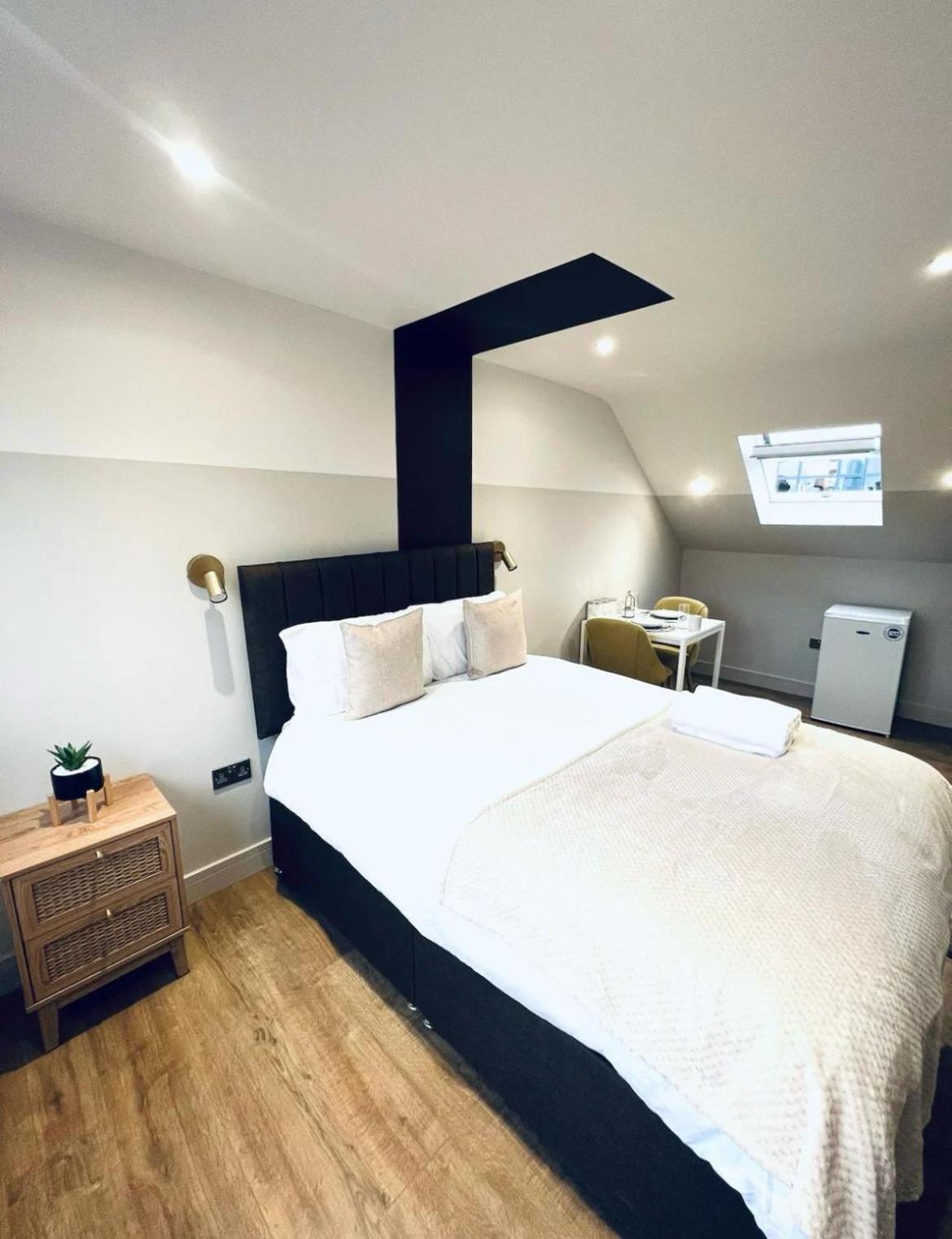 South Charming Ensuite Look Like Designer Apartahotel Londres