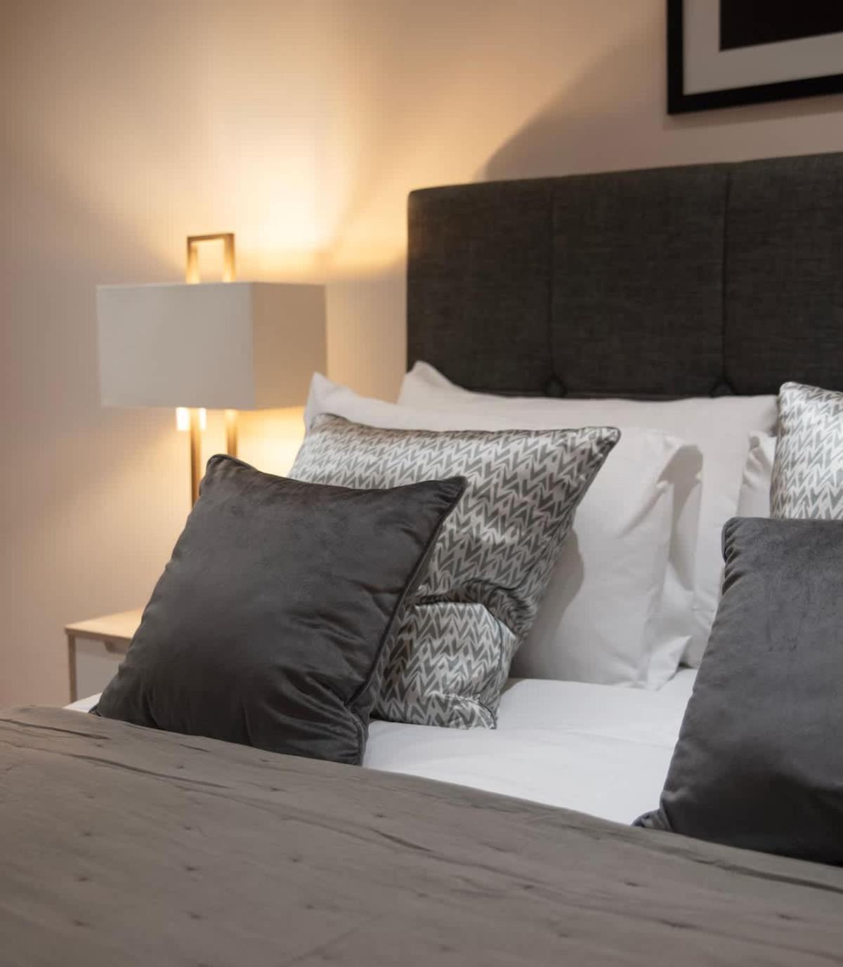 Apartment Westminster Two Bed One Bath Sleeps 5 *