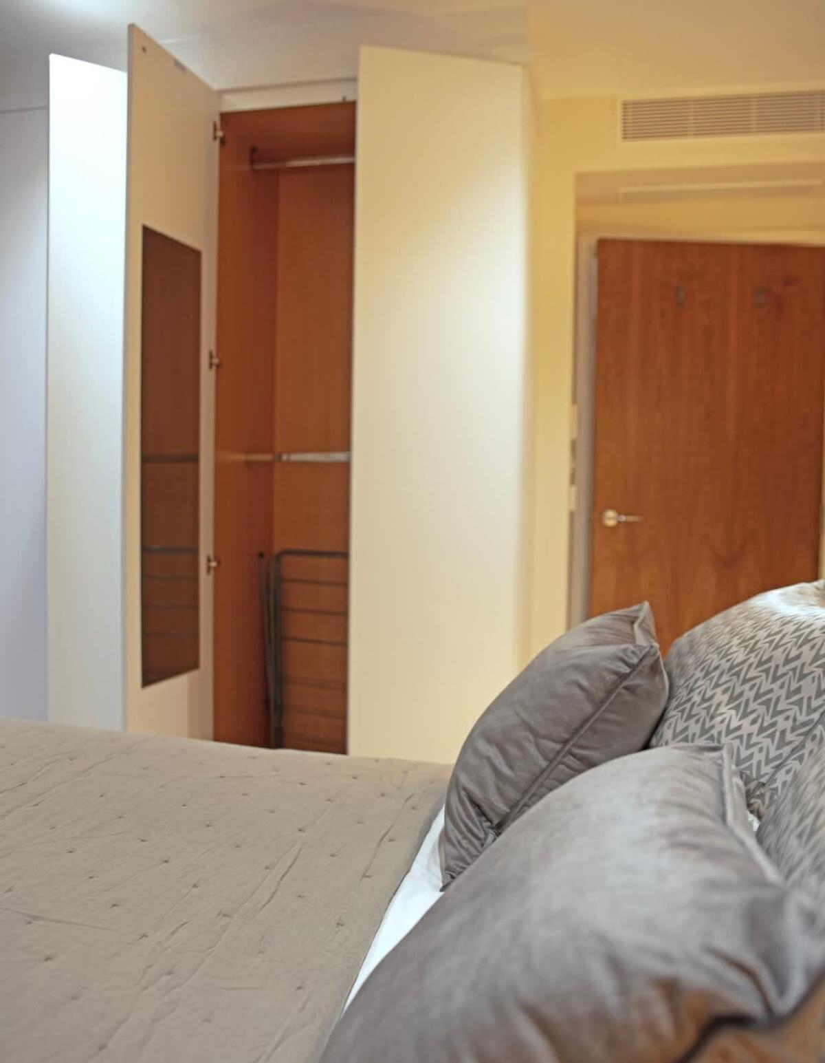 Westminster Two Bed One Bath Sleeps 5 * London