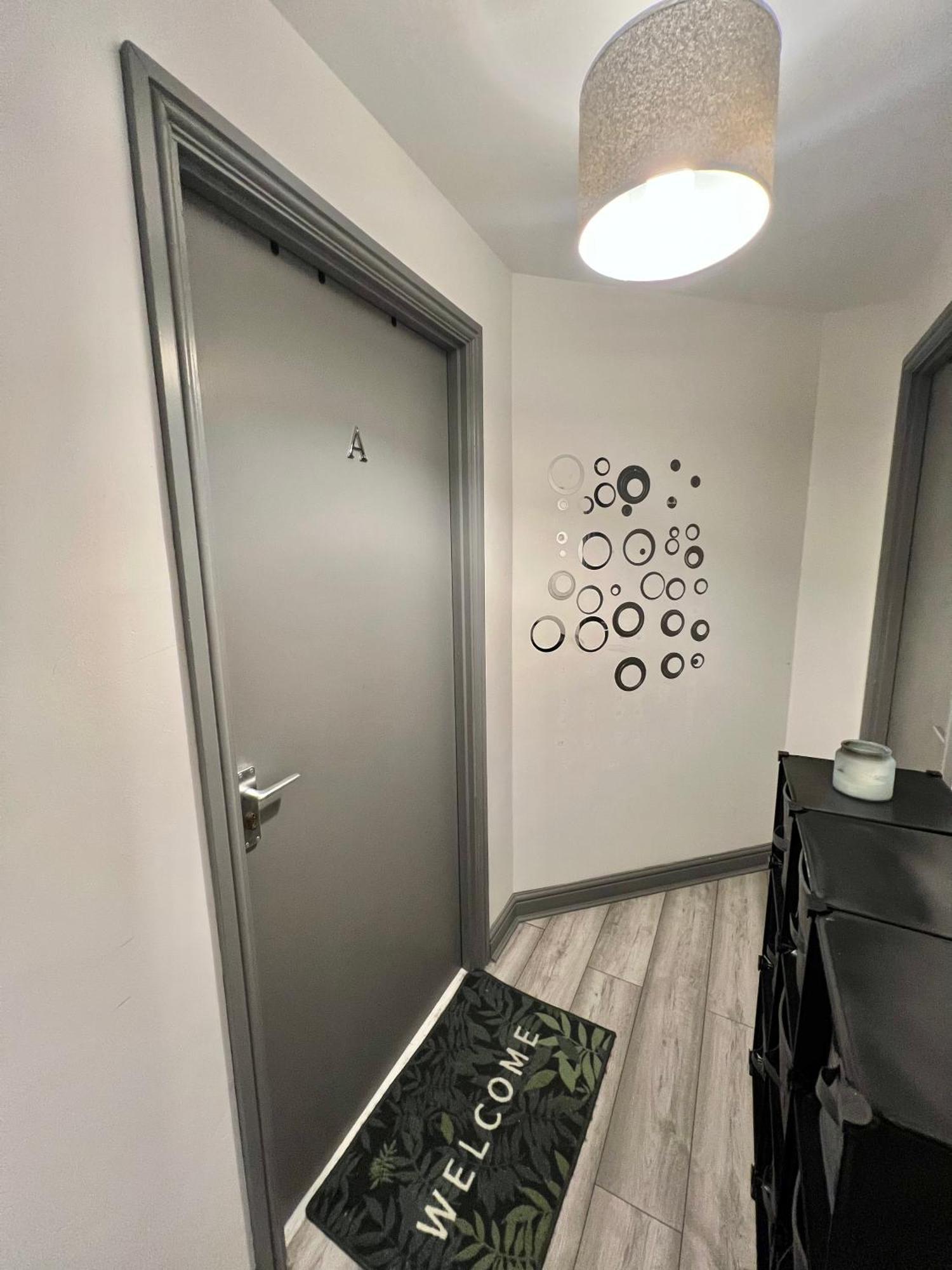 Em Southwark Apartment