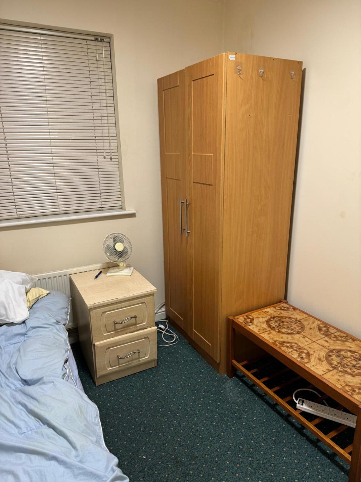 Natural Full Flat Near Station With Private Toilet Shower Kitchen In Central Apartment