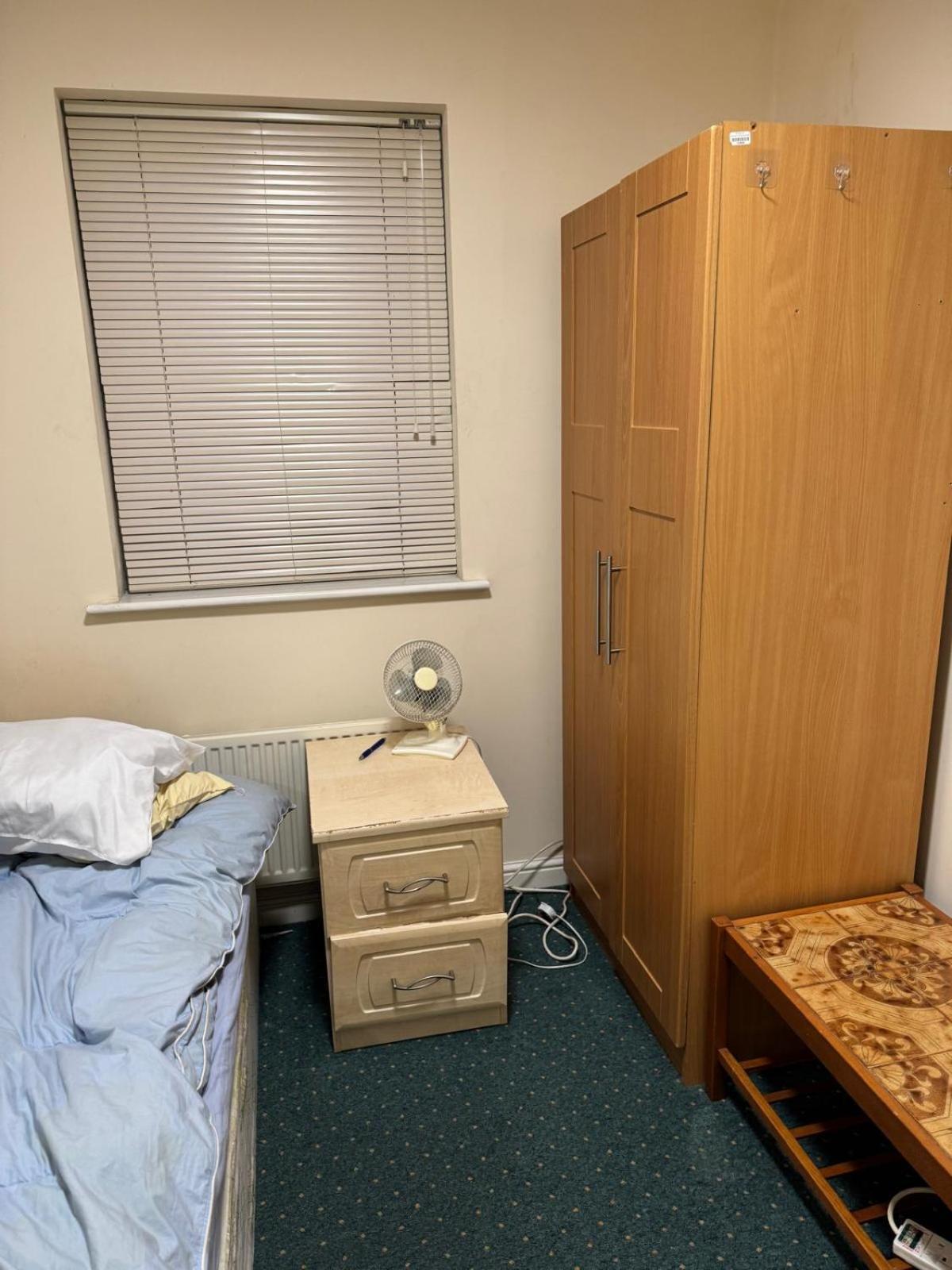 Natural Full Flat Near Station With Private Toilet Shower Kitchen In Central Apartment London