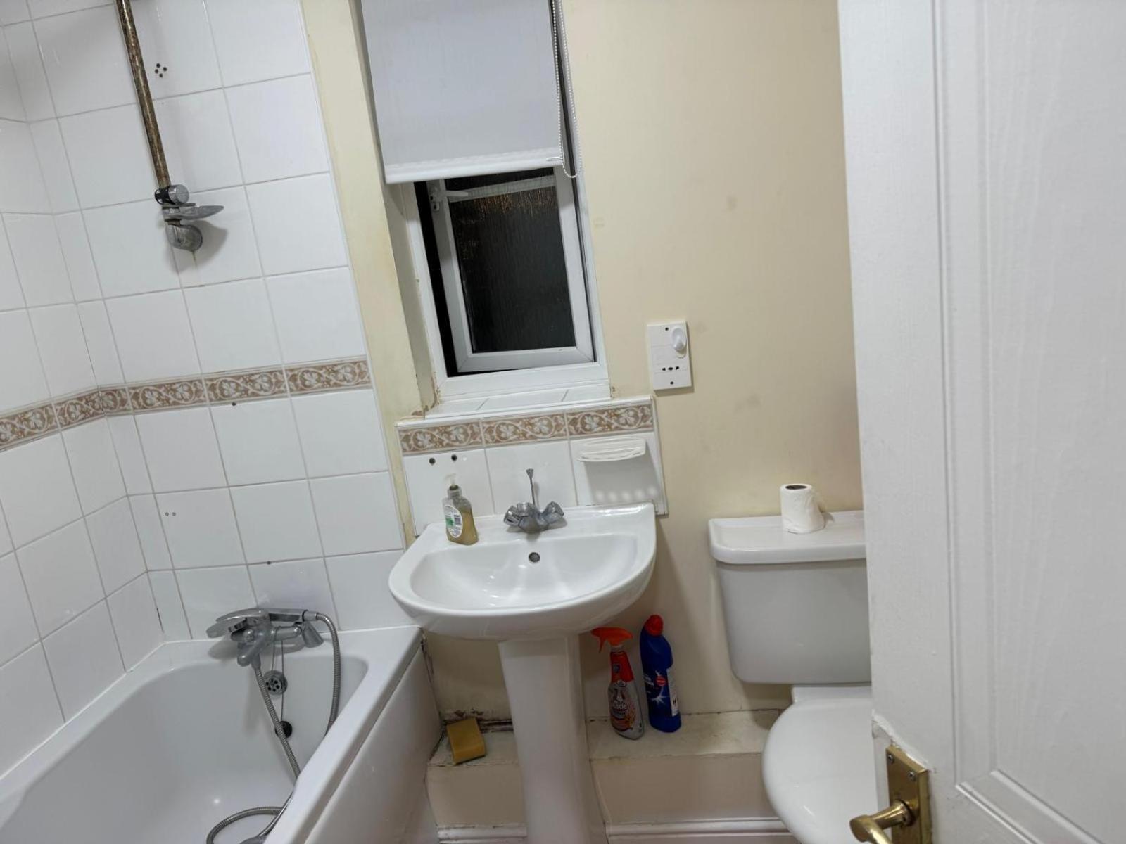Natural Full Flat Near Station With Private Toilet Shower Kitchen In Central Apartment *